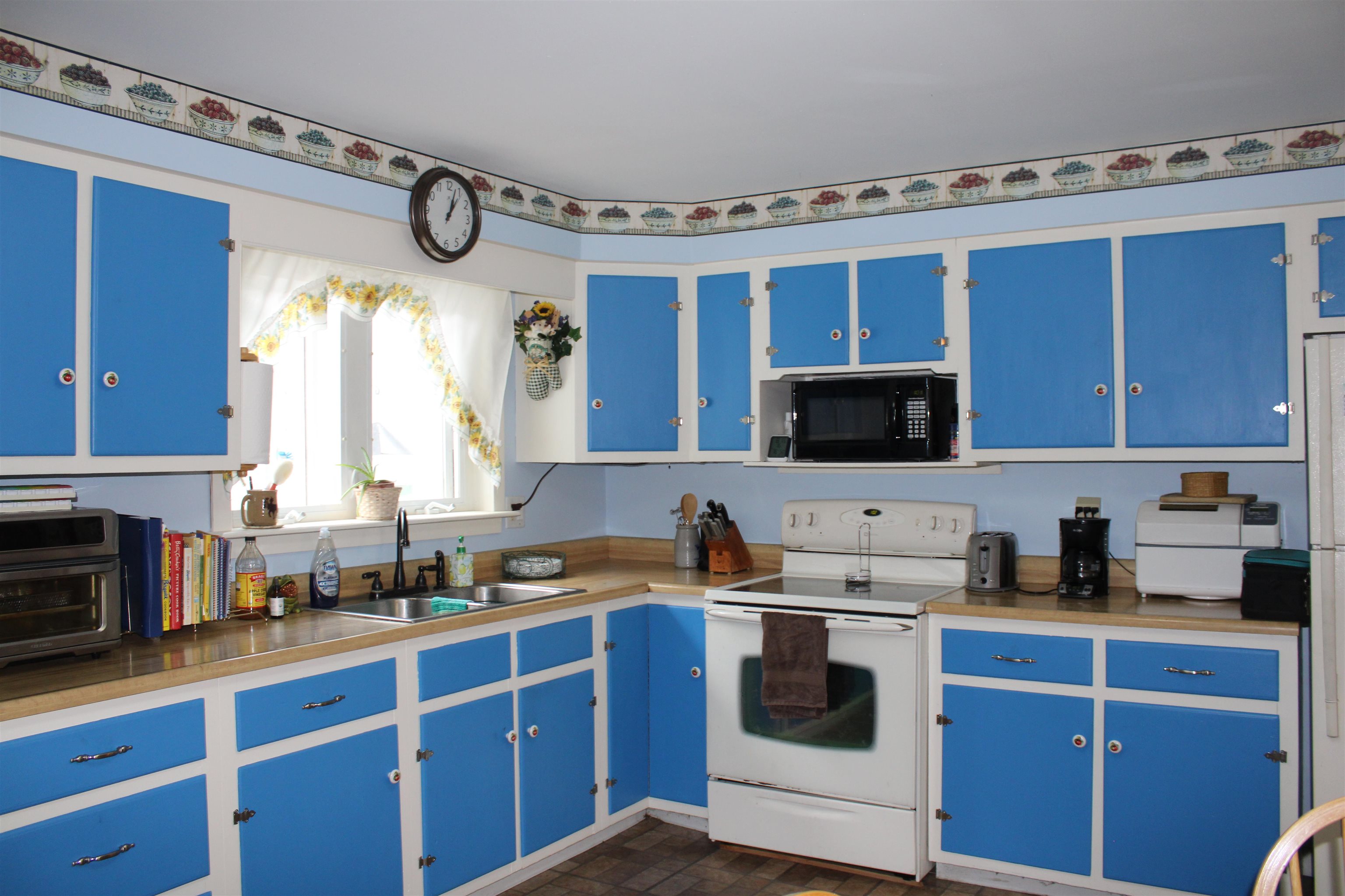 8 Holly Heights Property Photo 9