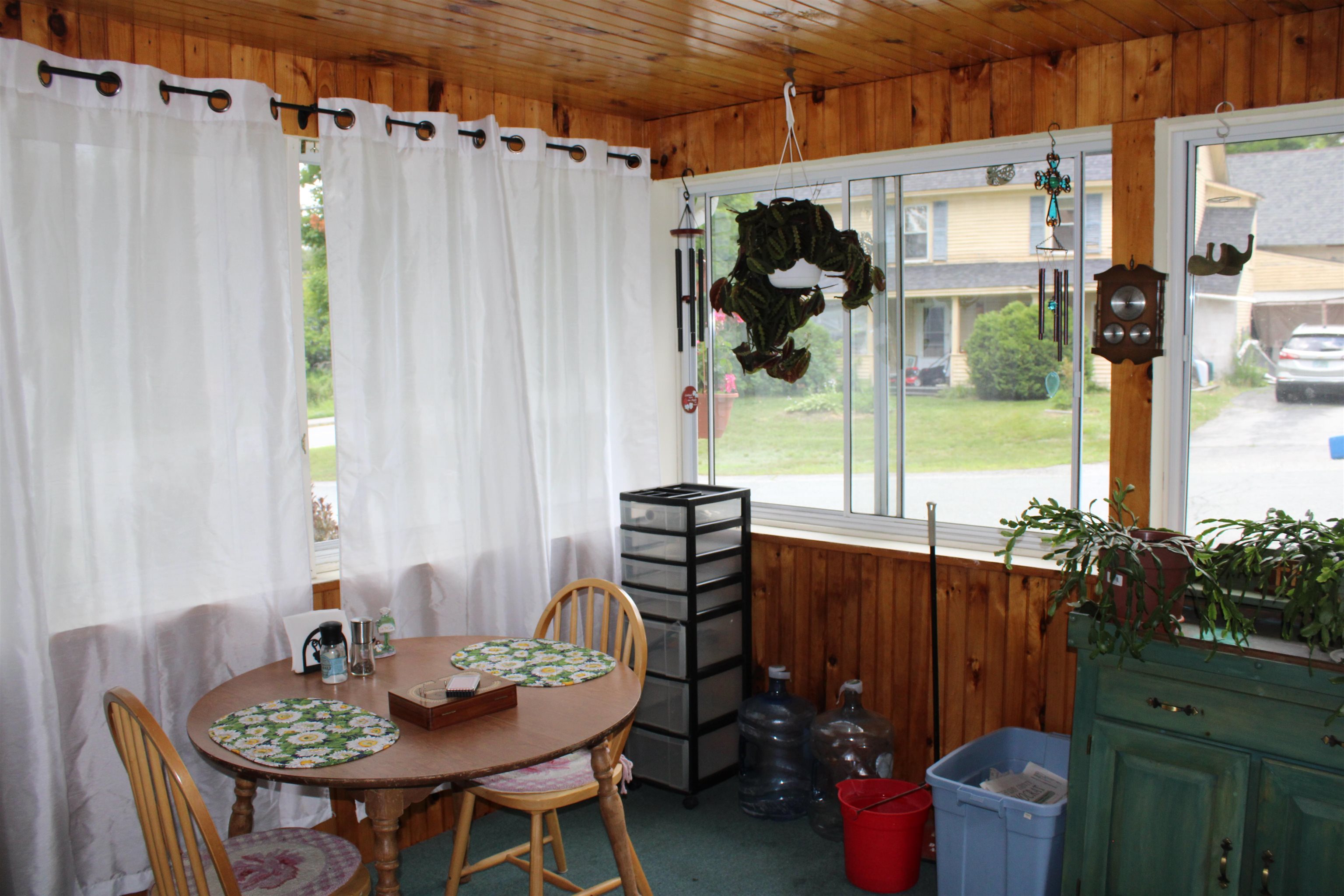 8 Holly Heights Property Photo 11