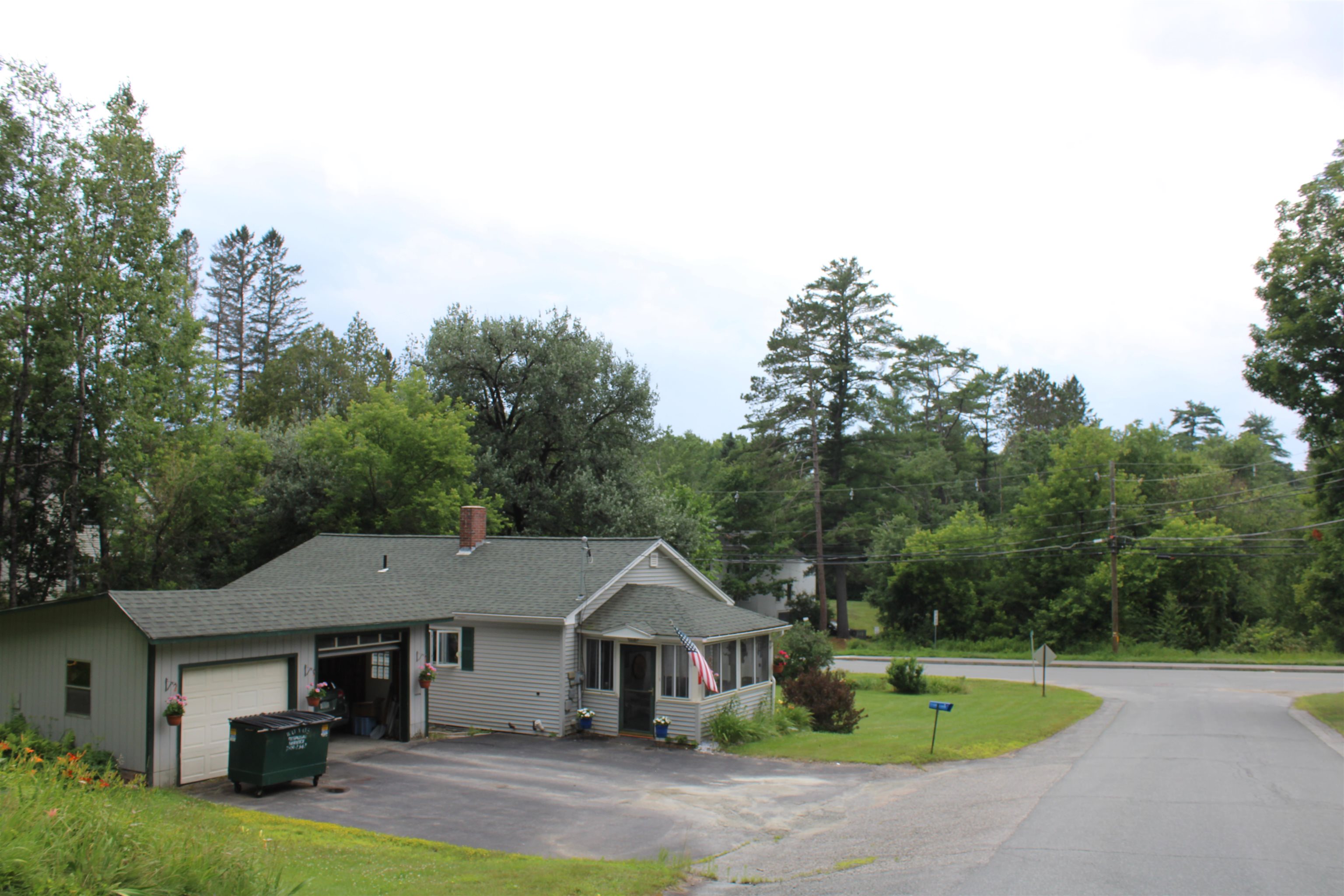 8 Holly Heights Property Photo 44