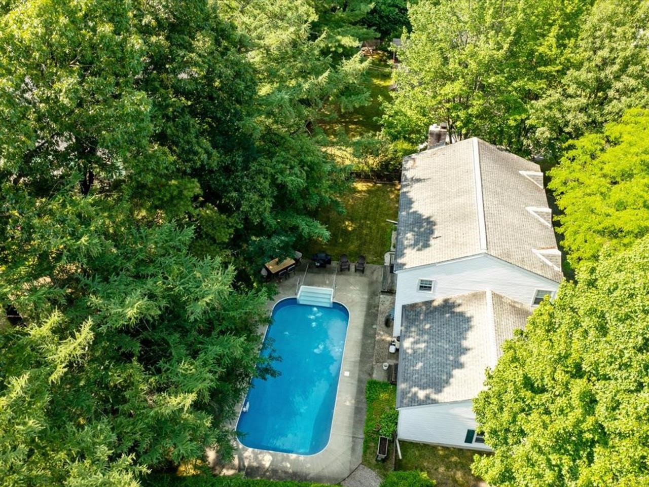 8 Brownell Drive Property Photo 4
