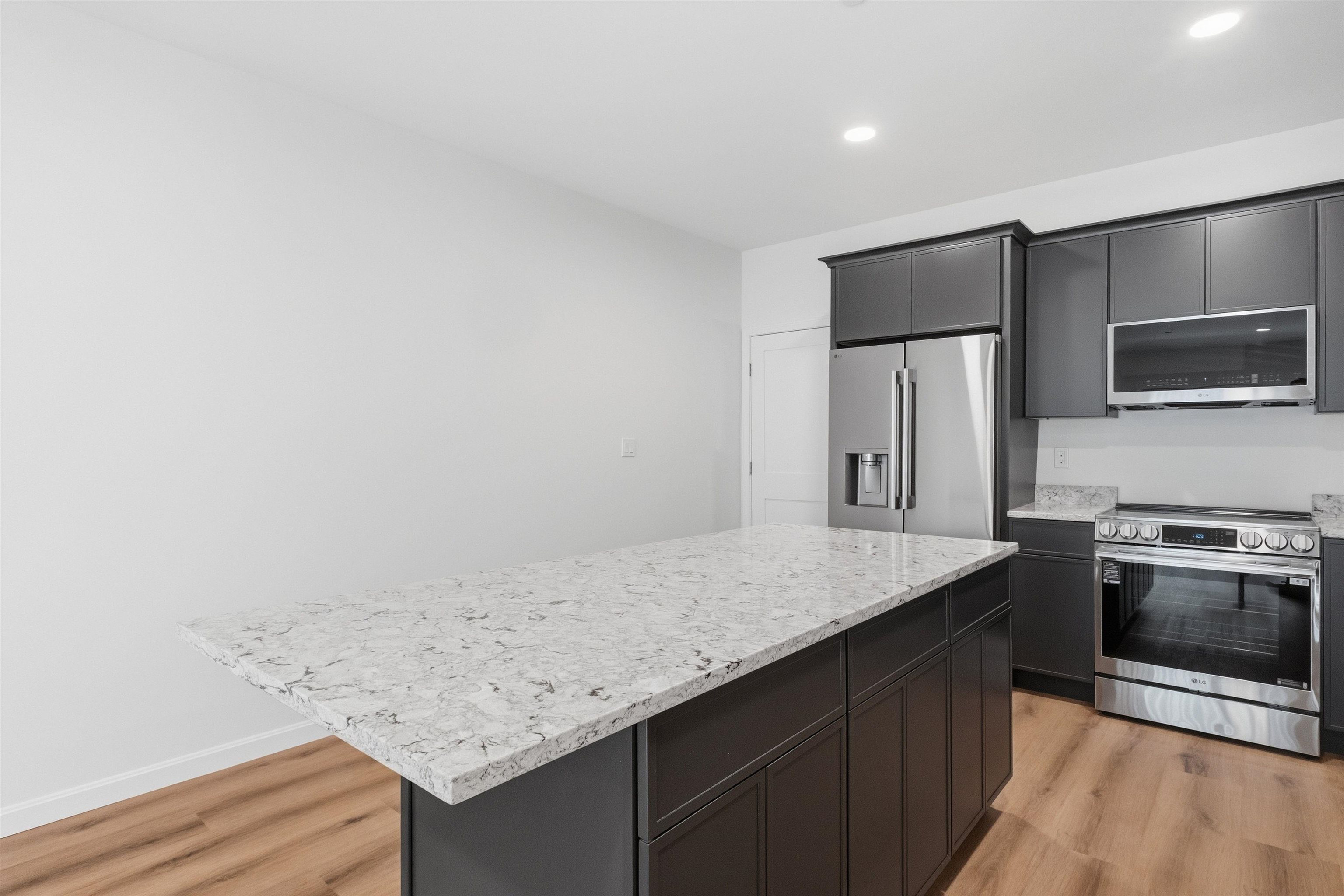 20 Twin Tip Terrace Property Photo 4