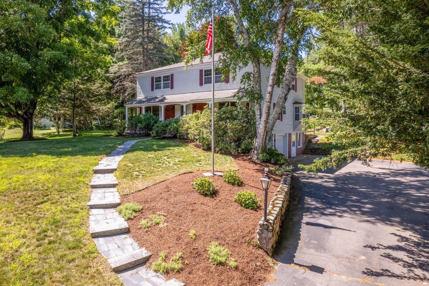 8 Mirror Lake Drive Property Photo 1