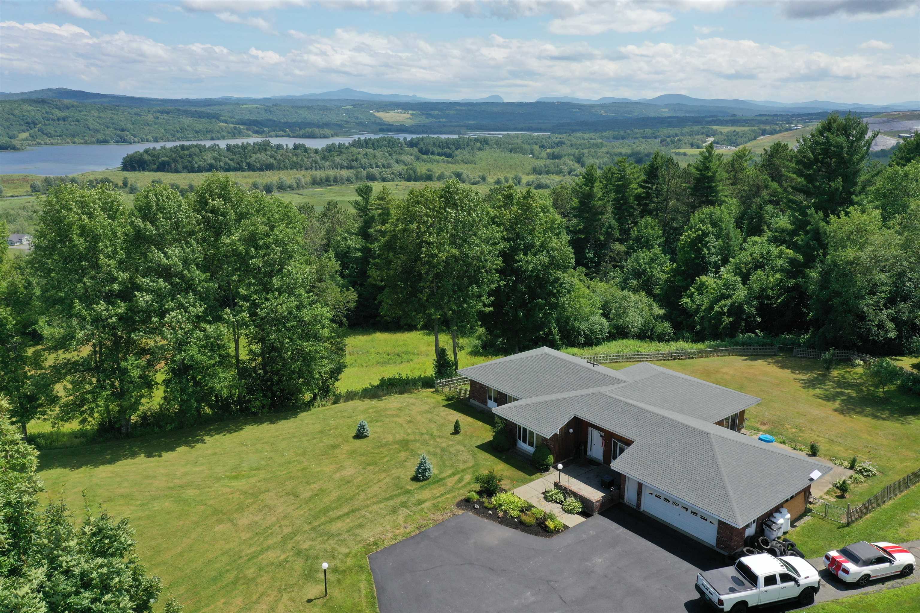 537 Memphremagog Views Property Photo 1