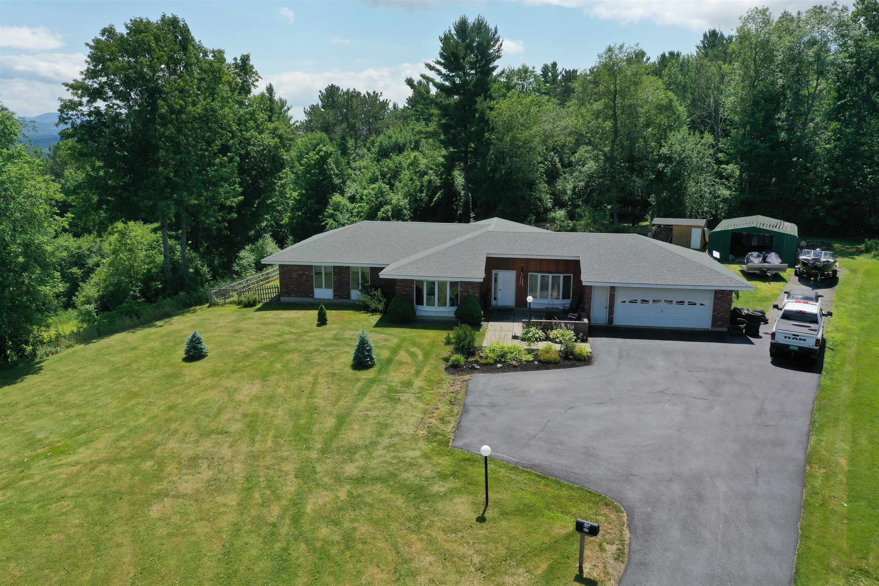 537 Memphremagog Views Property Photo 2