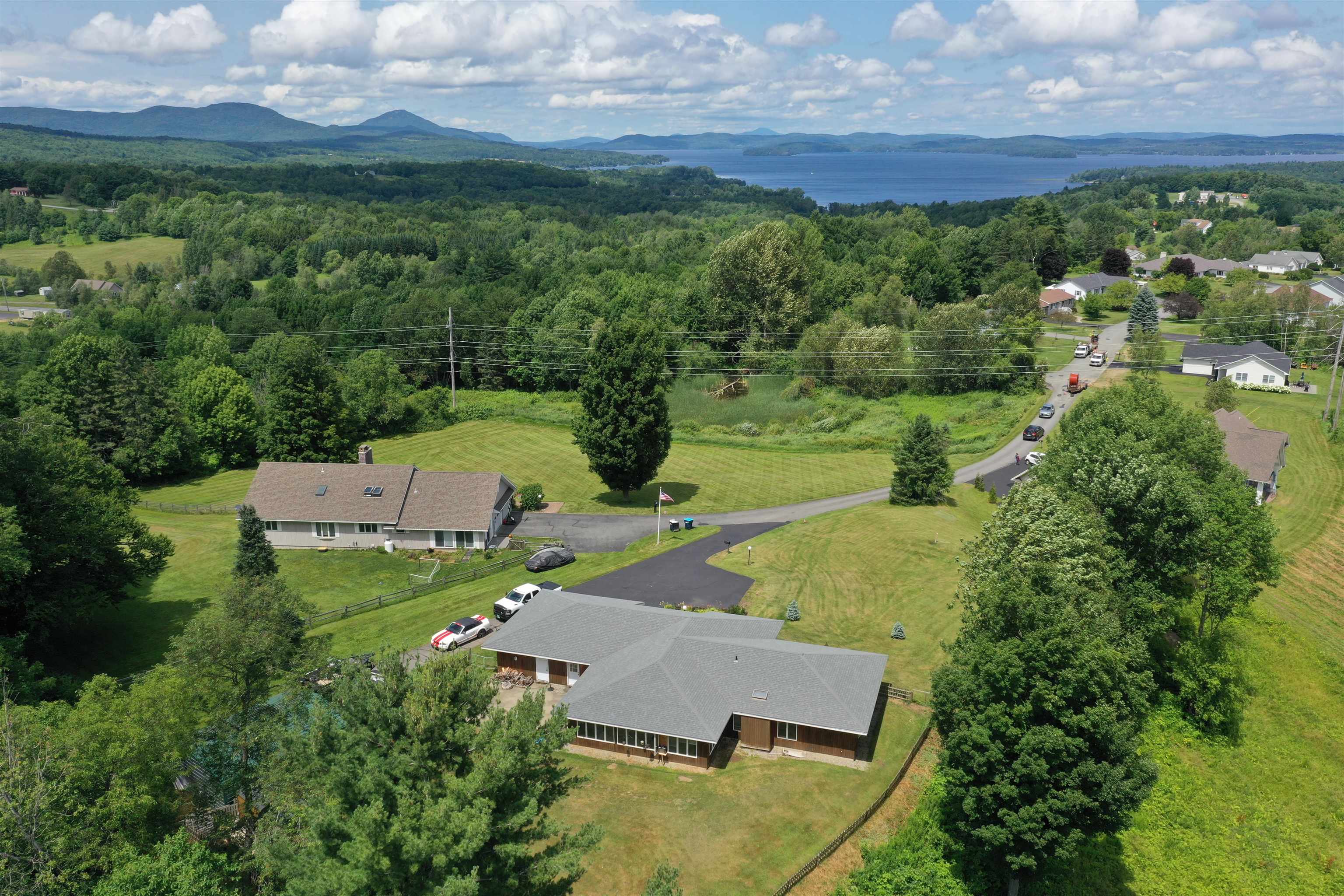 537 Memphremagog Views Property Photo 2