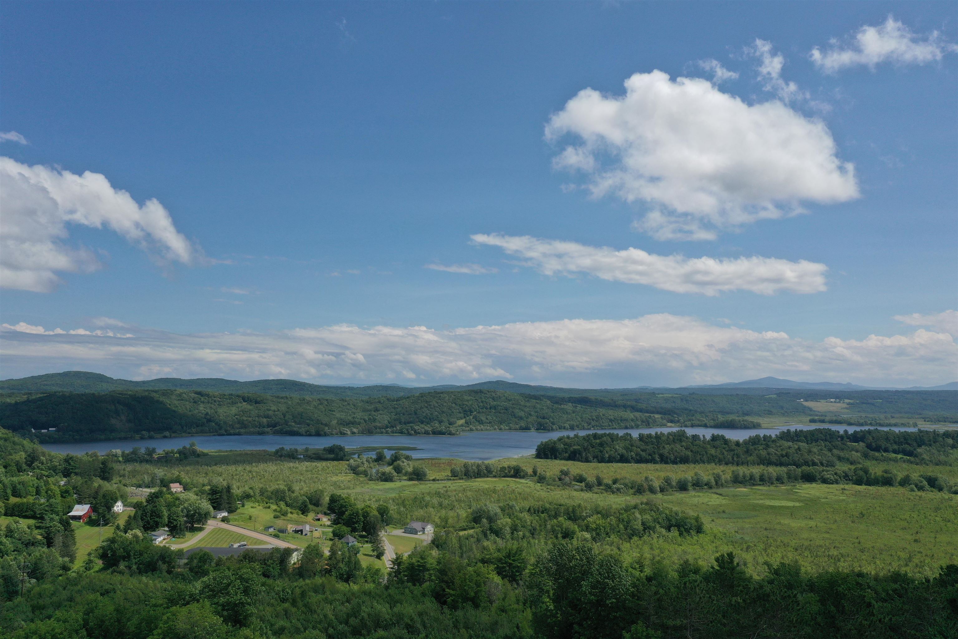 537 Memphremagog Views Property Photo 5