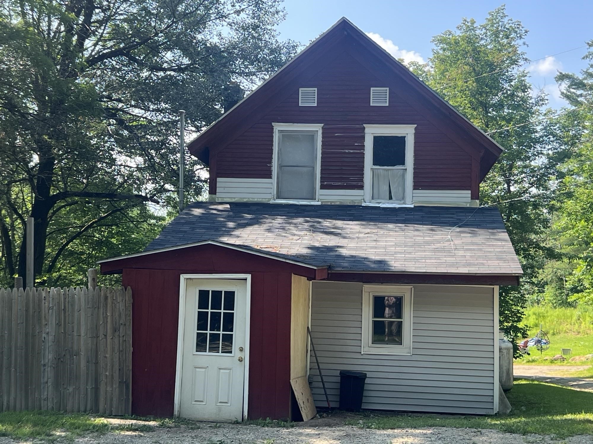 14 Railroad Street Property Photo 3