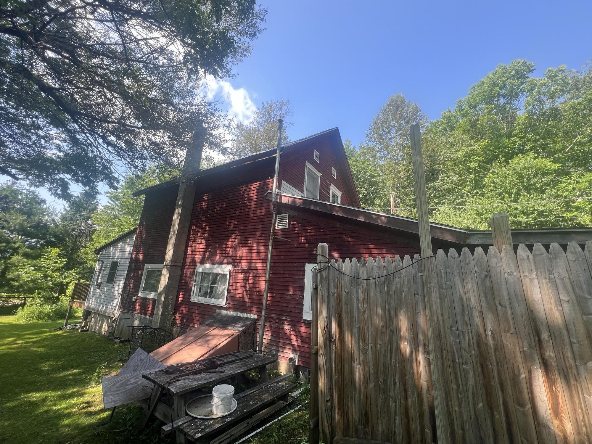 14 Railroad Street Property Photo 4