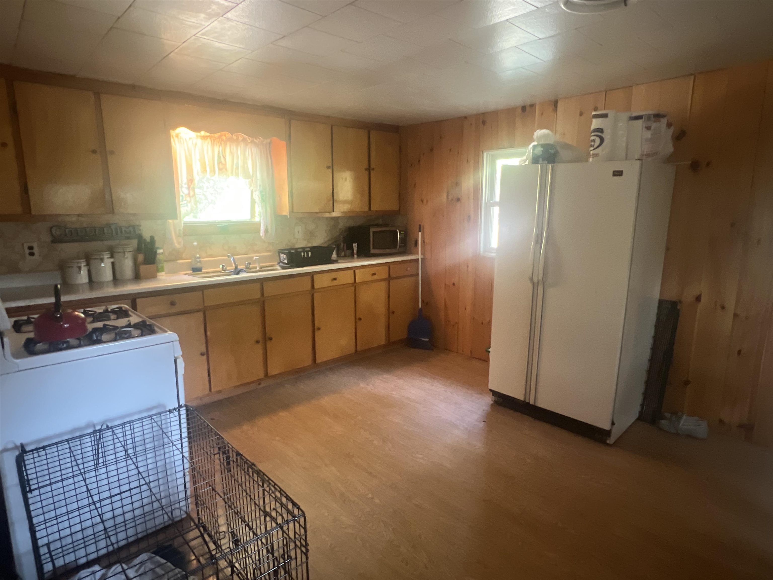 14 Railroad Street Property Photo 11