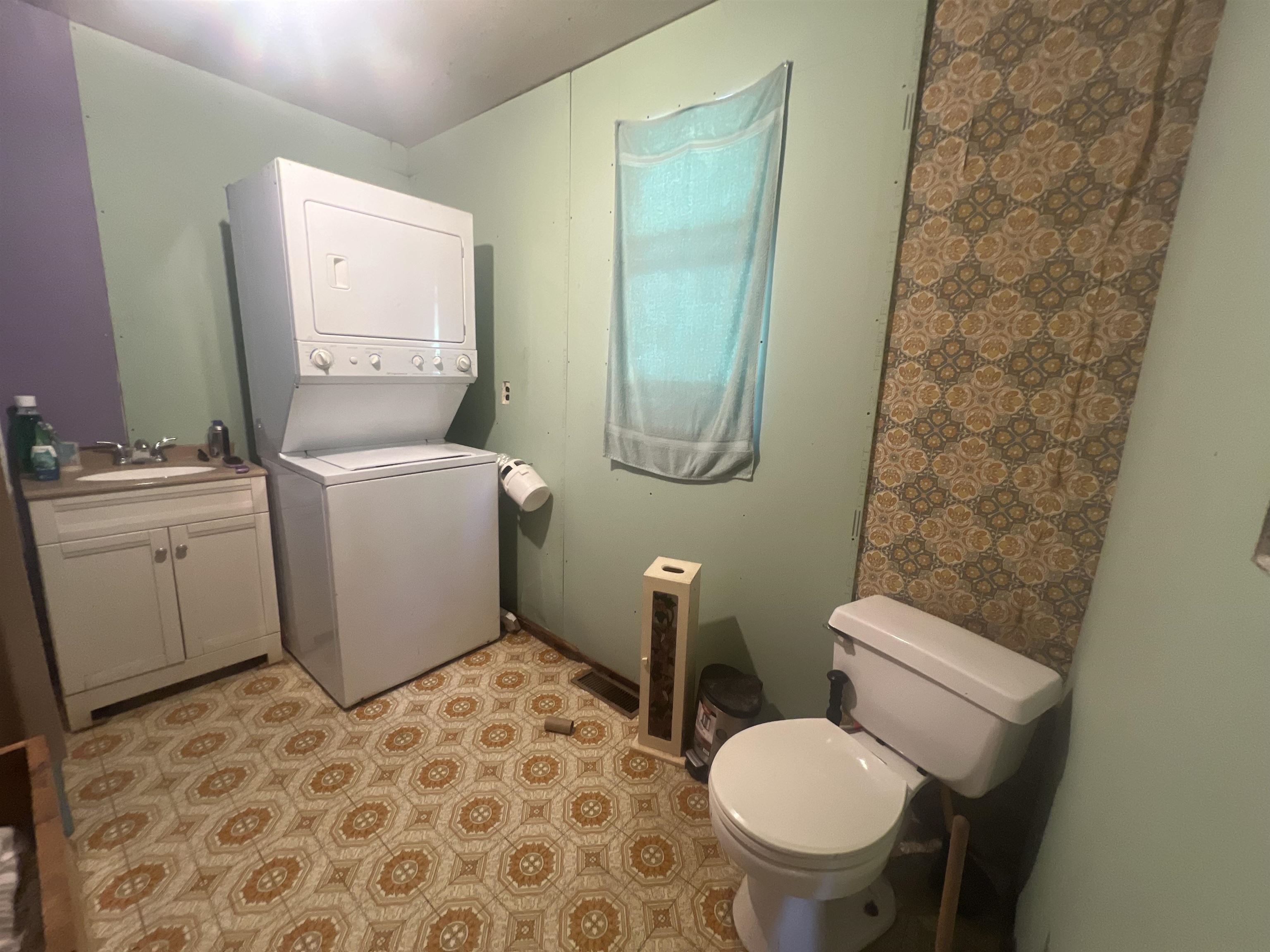 14 Railroad Street Property Photo 21