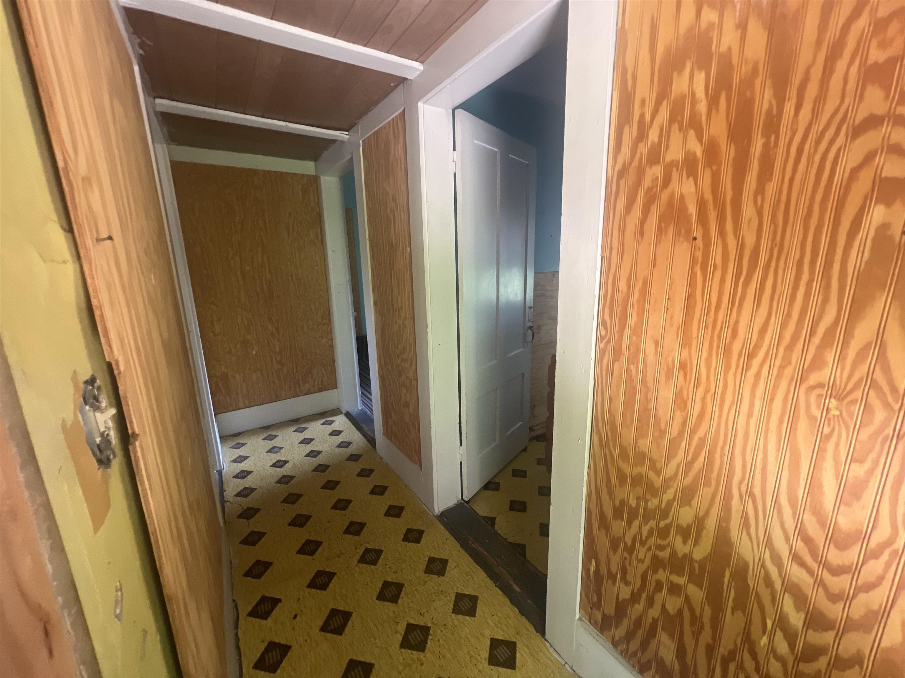 14 Railroad Street Property Photo 23