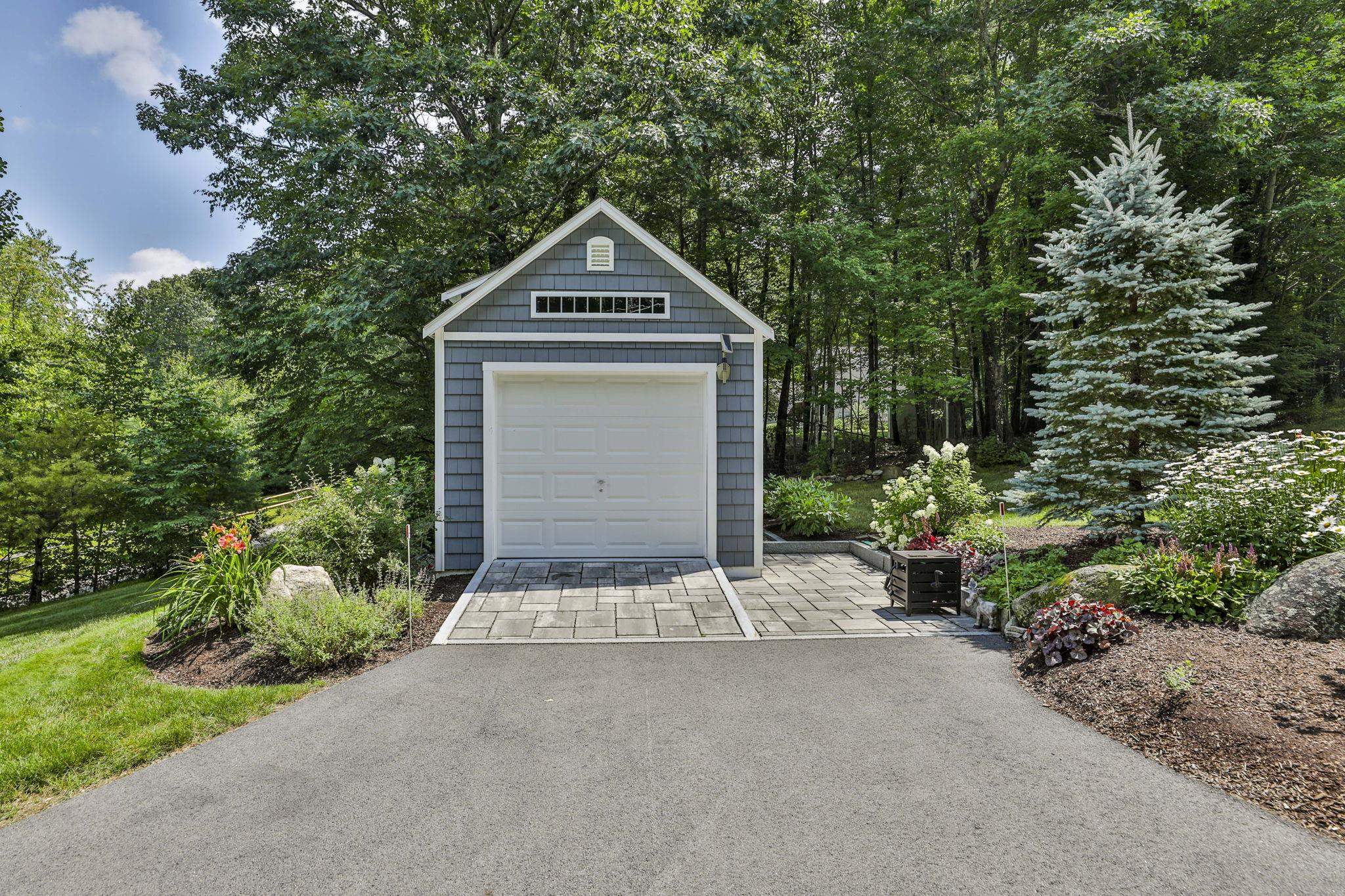 10 Mosher Drive Property Photo 18