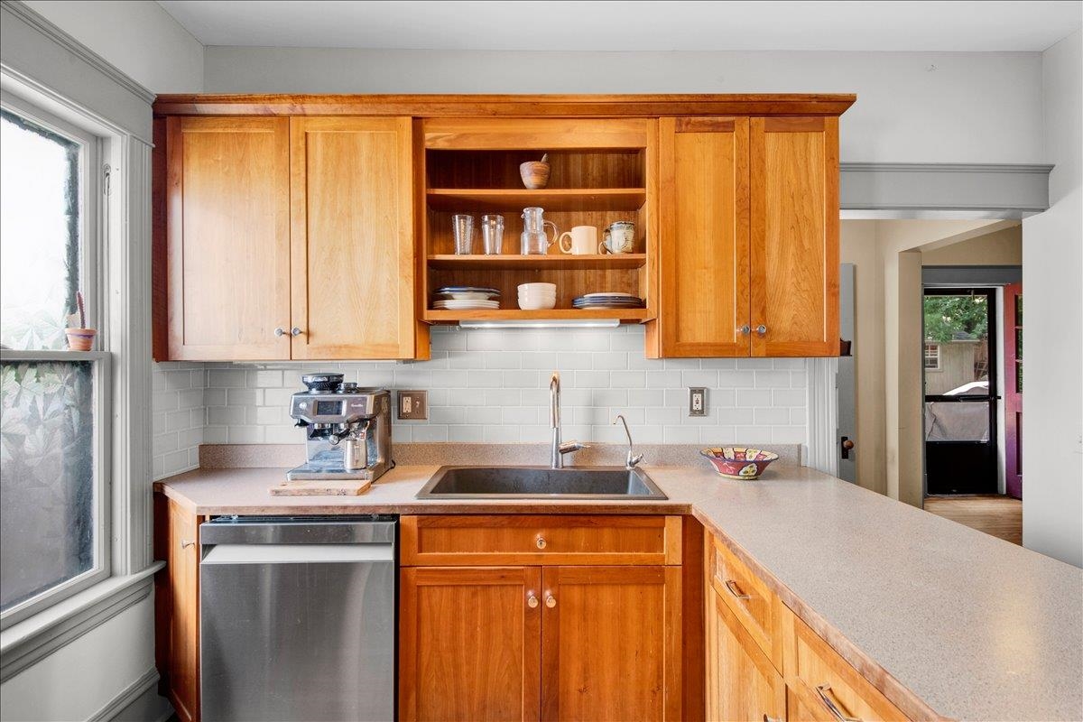 16 Isham Street Property Photo 10
