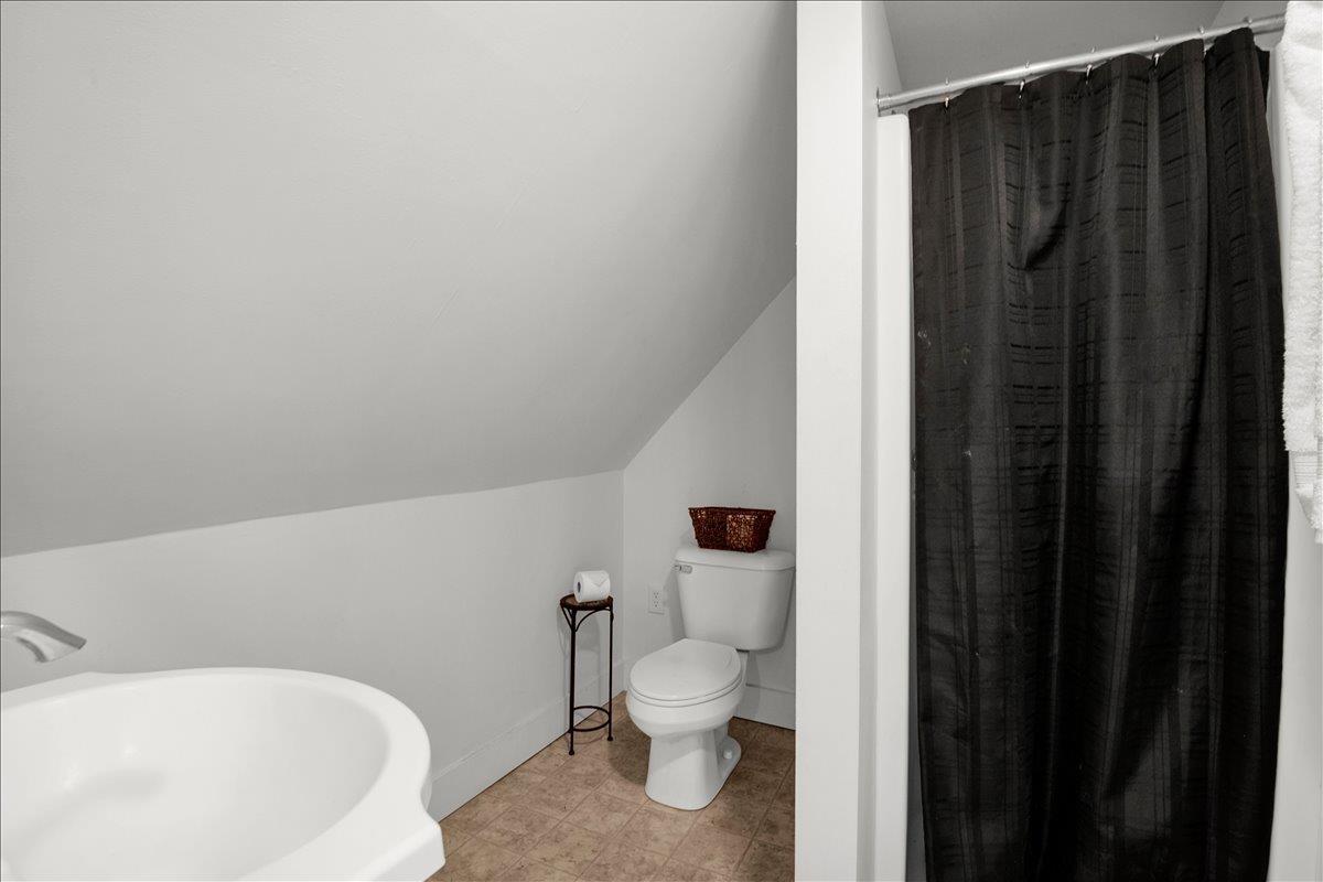 16 Isham Street Property Photo 28