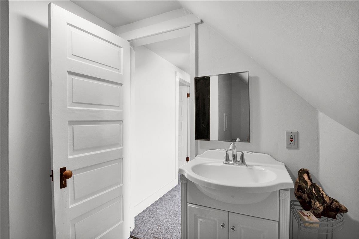 16 Isham Street Property Photo 29