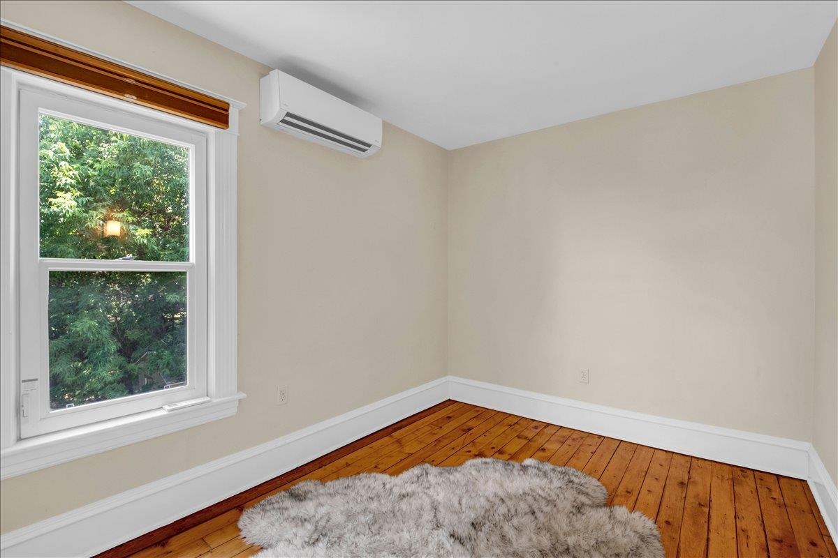 16 Isham Street Property Photo 35