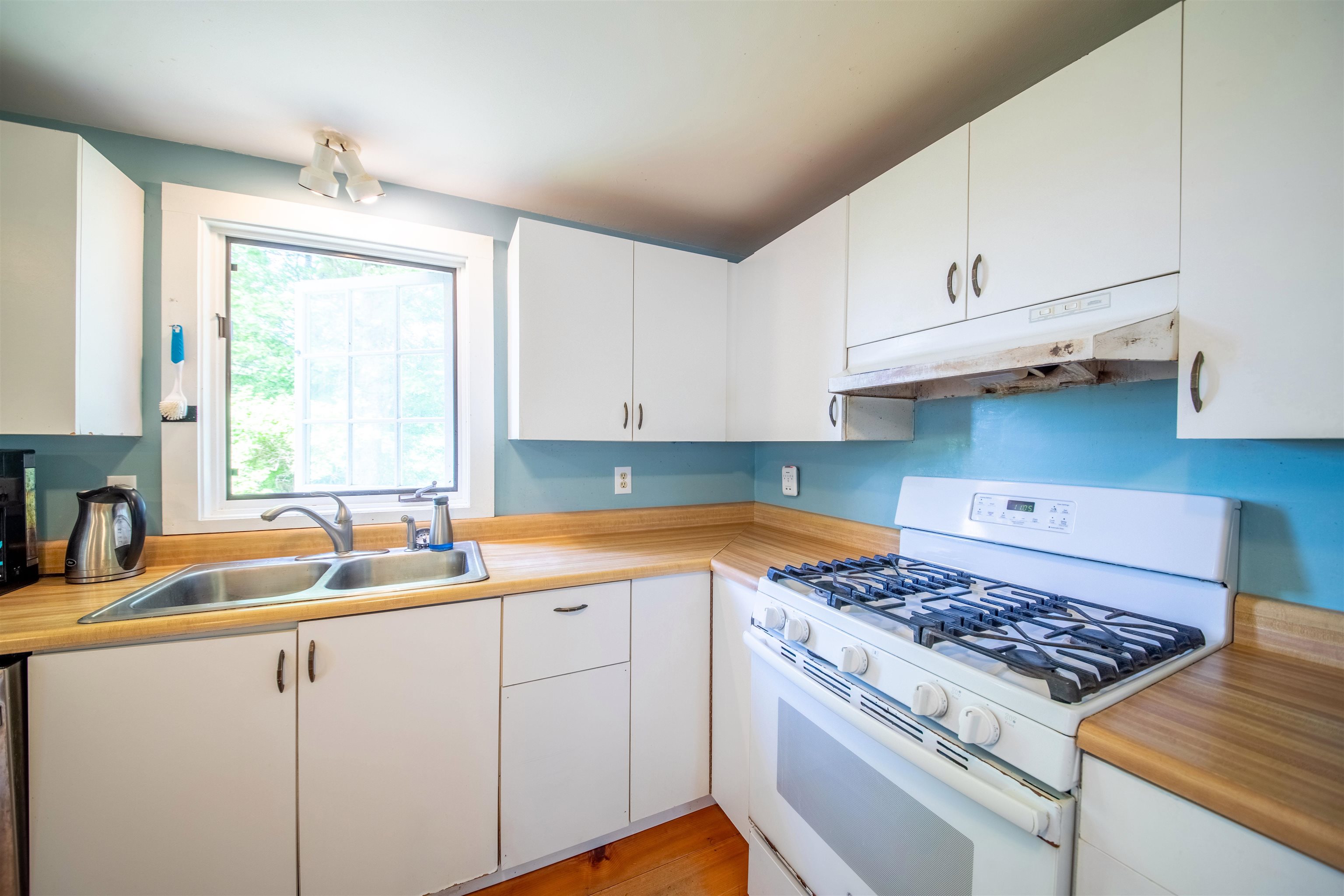 254 Lawrence Drive Property Photo 8