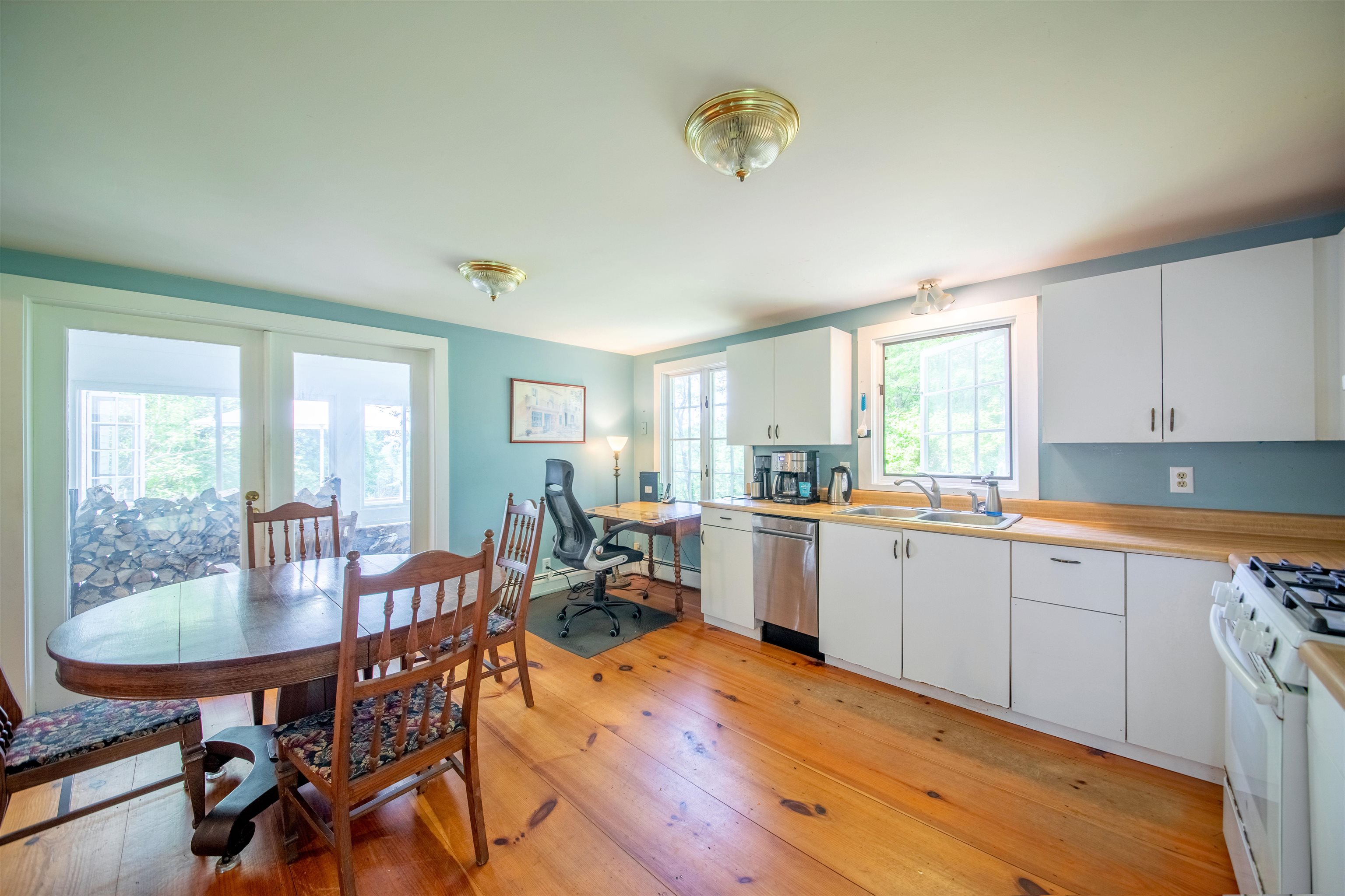 254 Lawrence Drive Property Photo 10
