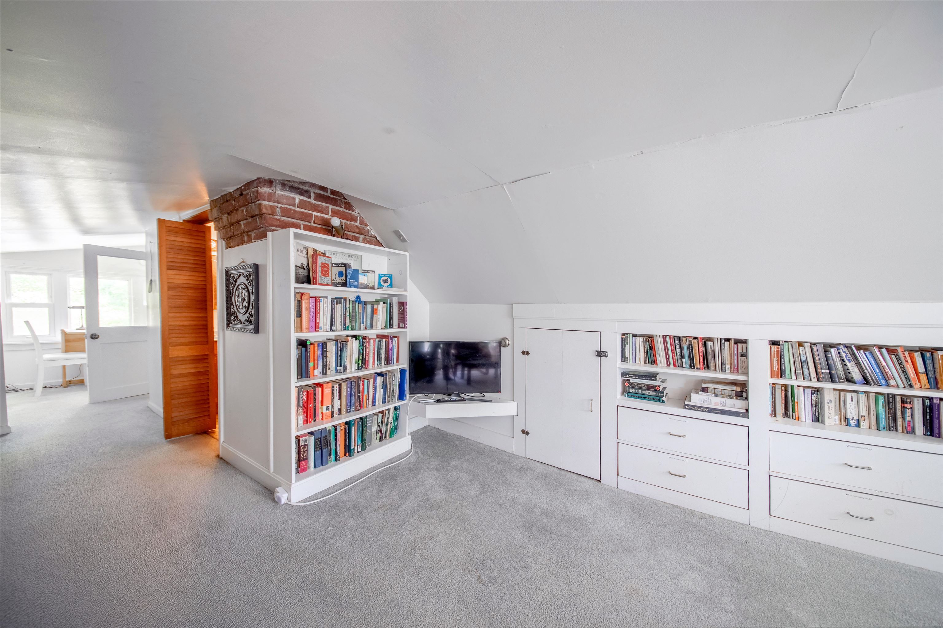 254 Lawrence Drive Property Photo 18