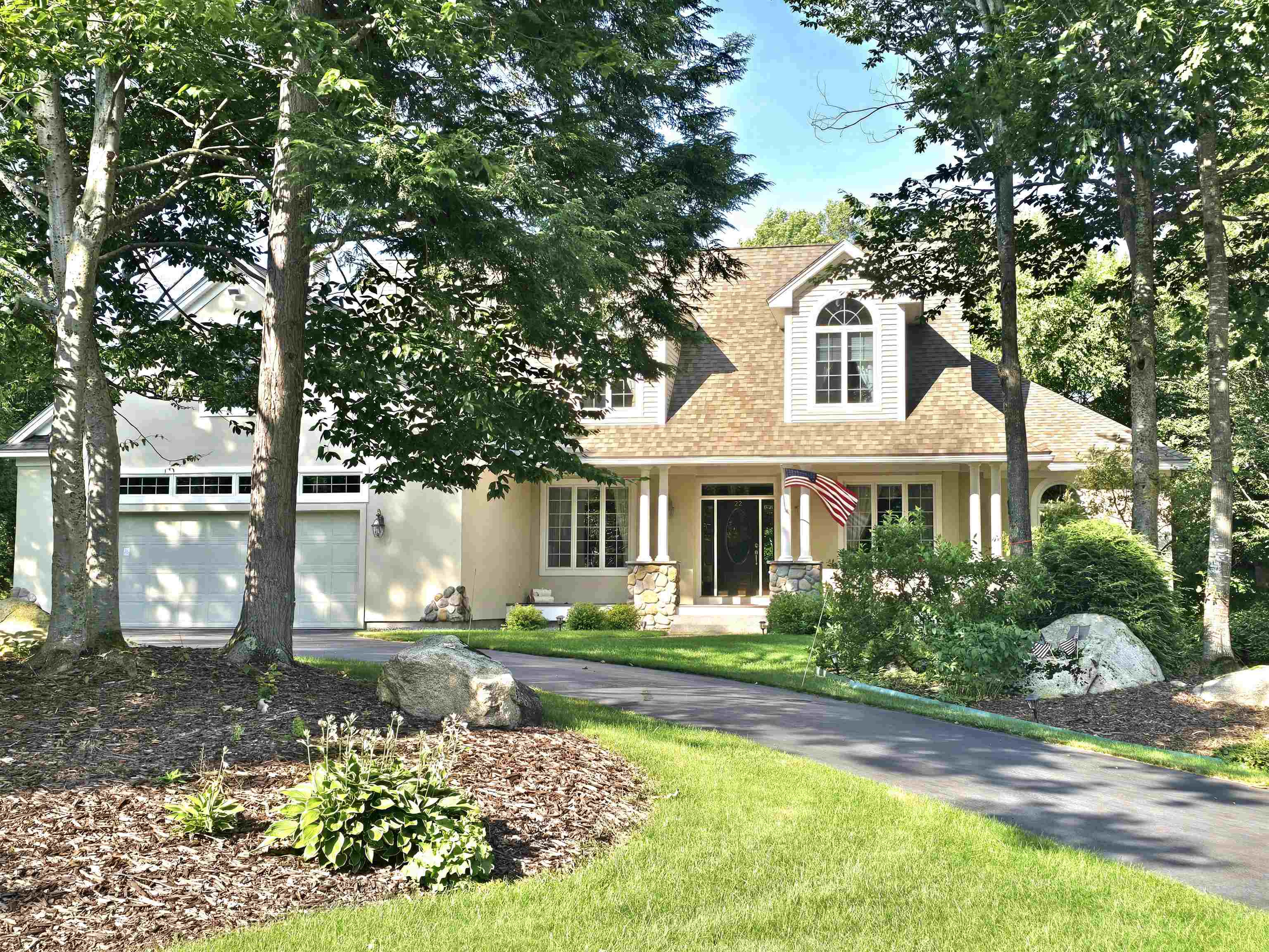 22 Moat Lane Property Photo 1