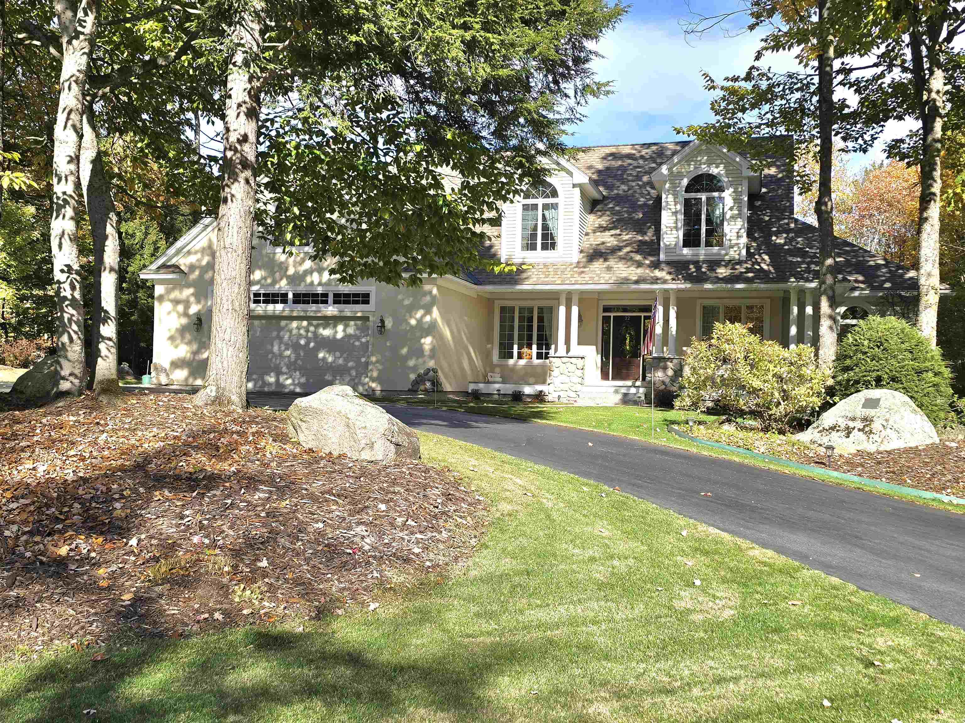 22 Moat Lane