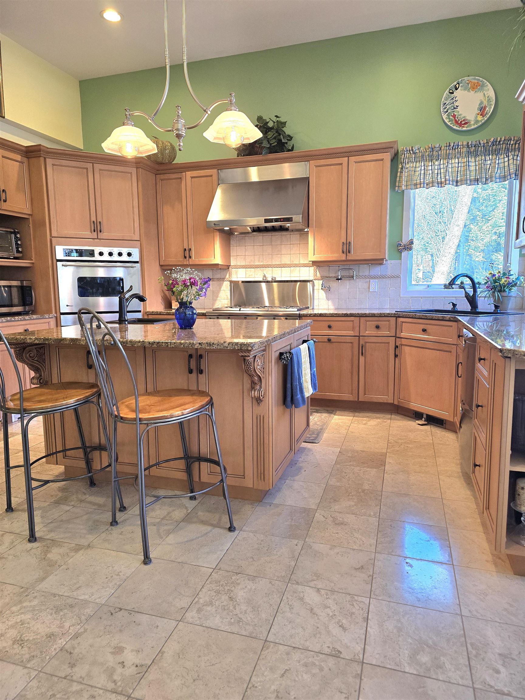 22 Moat Lane Property Photo 8