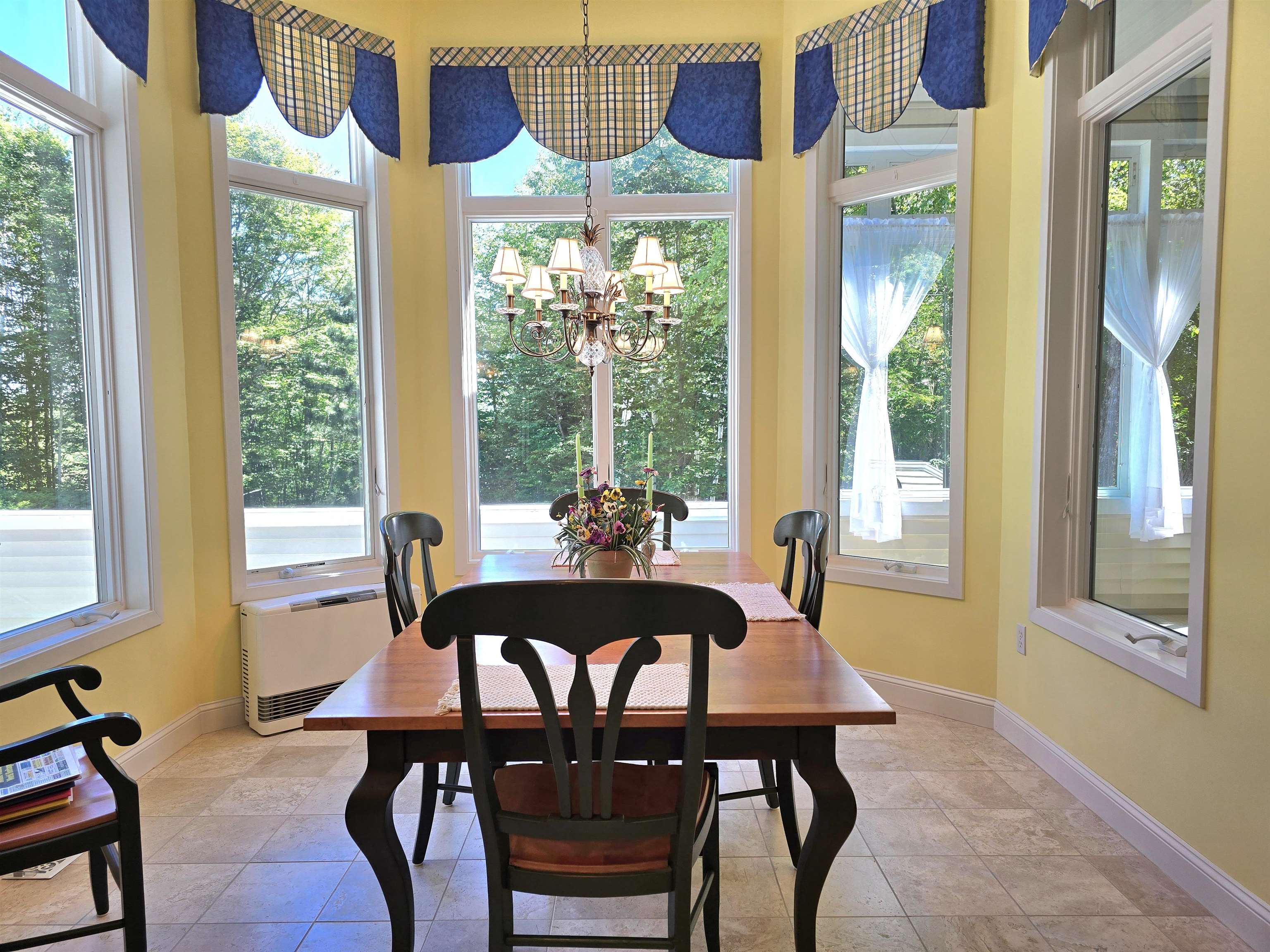 22 Moat Lane Property Photo 10