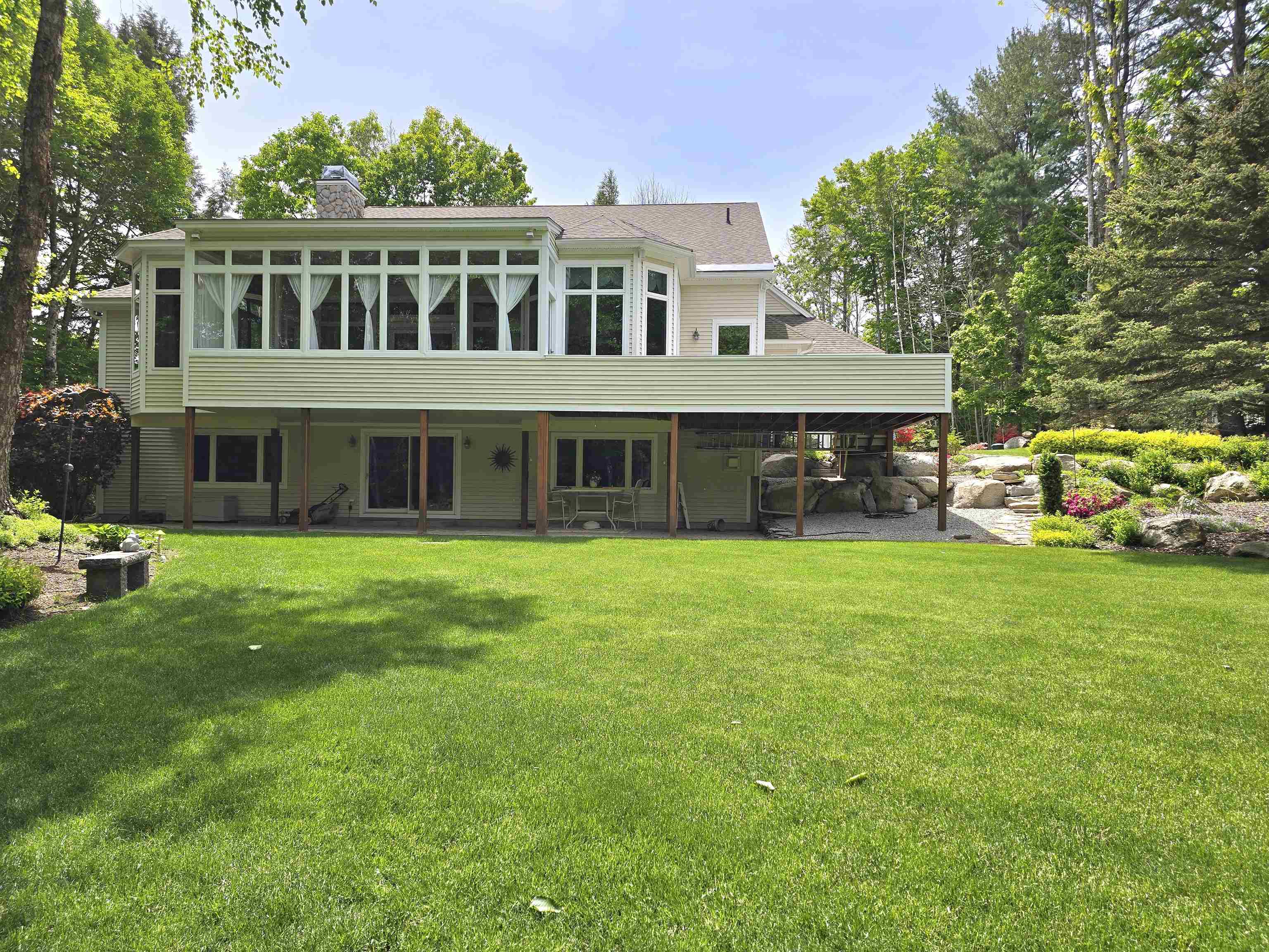 22 Moat Lane Property Photo 46