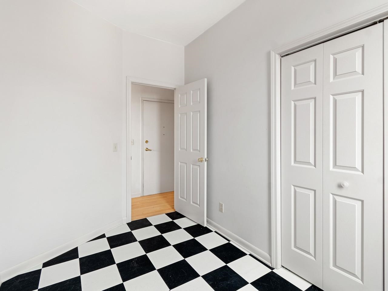 230 College Street Property Photo 12