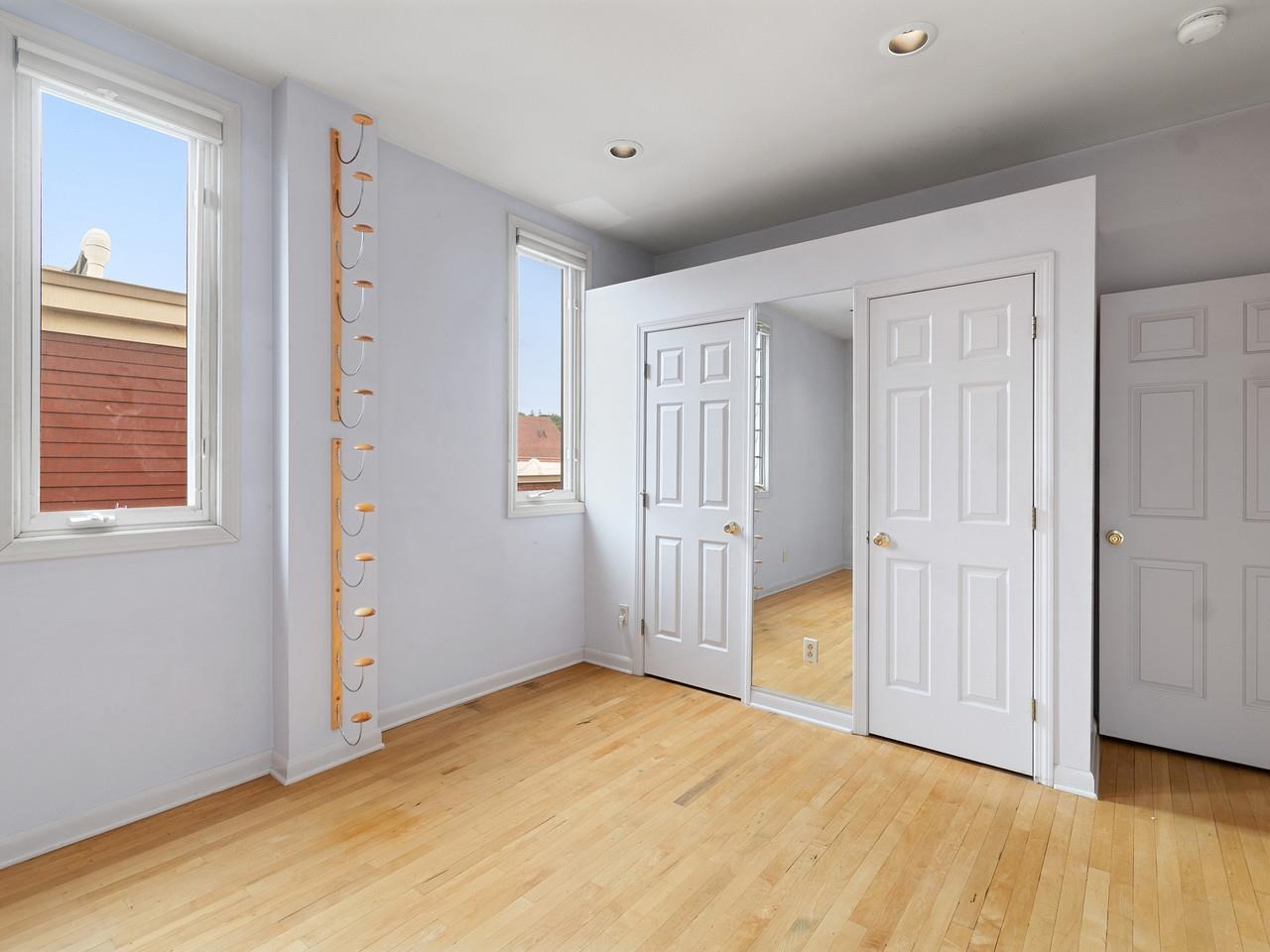 230 College Street Property Photo 16