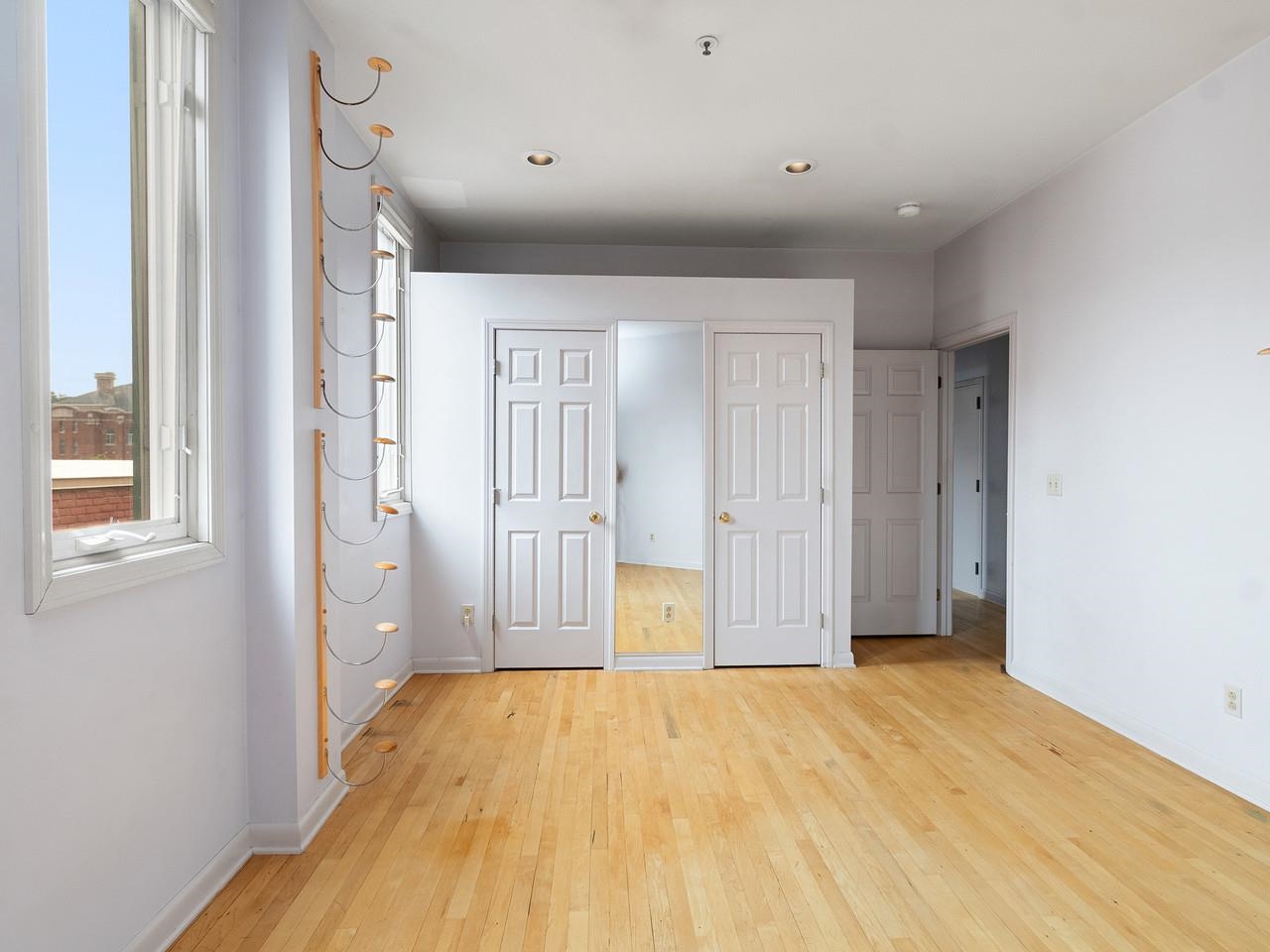 230 College Street Property Photo 17