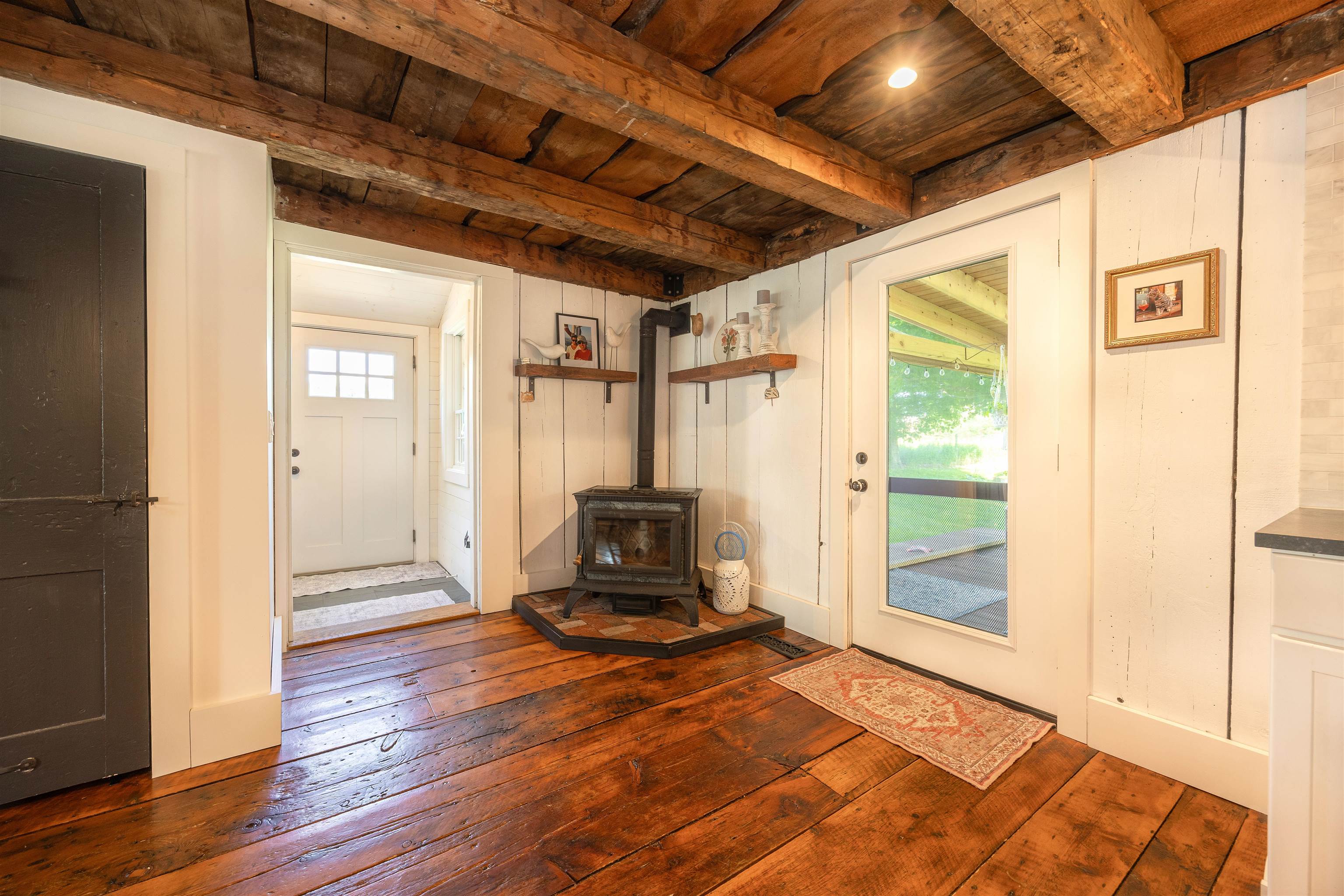 340 Currier Road Property Photo 16