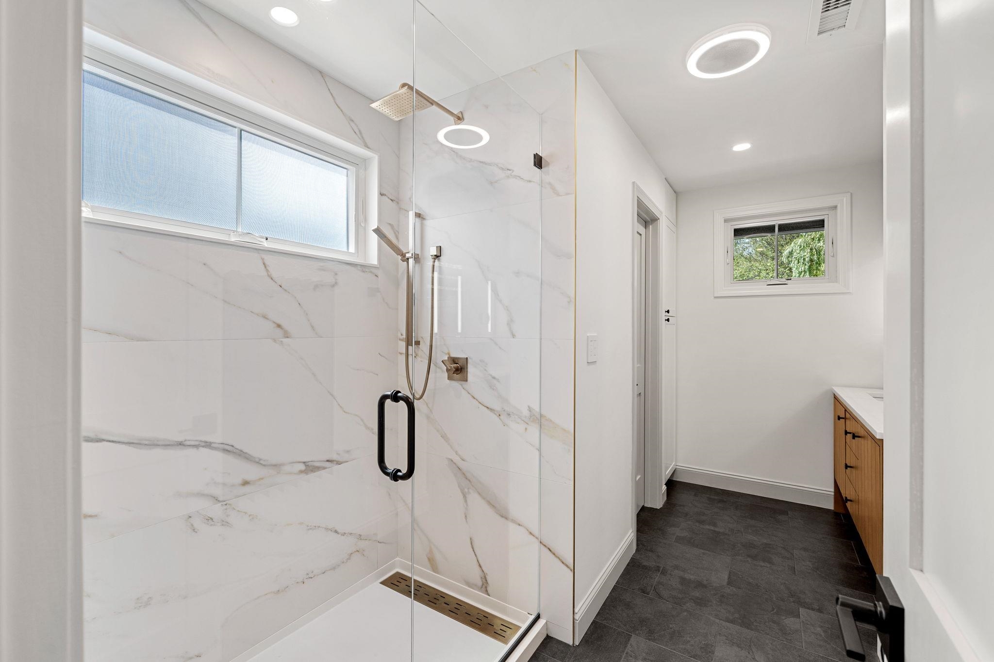82 Kings Highway Property Photo 34
