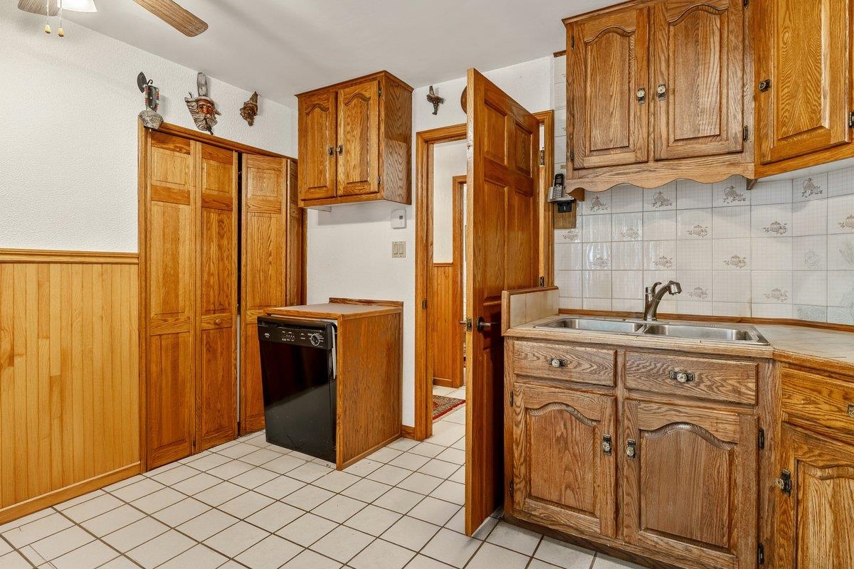 478 Jordan Point Property Photo 10