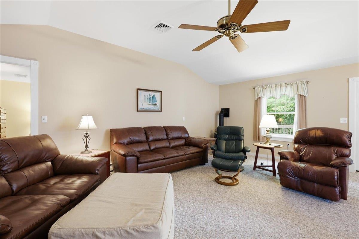 82 Honeysuckle Lane Property Photo 3