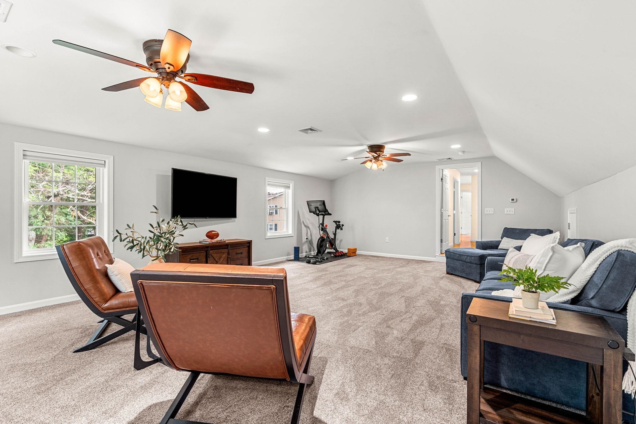8 Leni Road Property Photo 33
