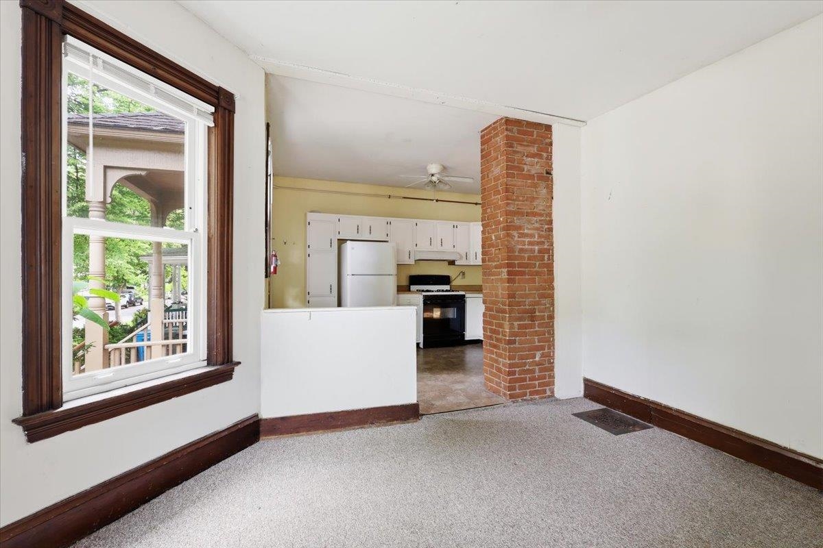 78-80 Loomis Street Property Photo 4