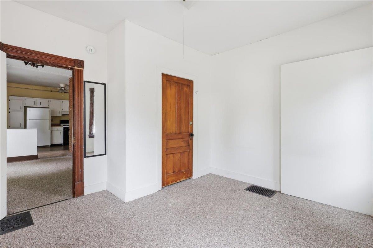 78-80 Loomis Street Property Photo 12