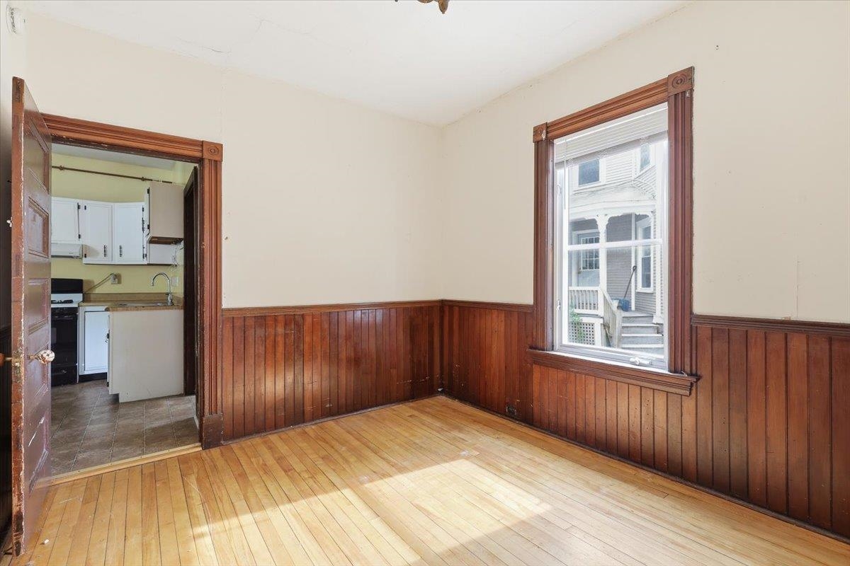 78-80 Loomis Street Property Photo 13