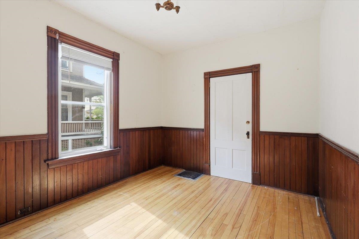 78-80 Loomis Street Property Photo 14