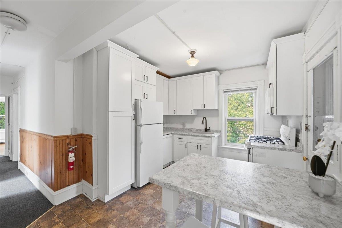 78-80 Loomis Street Property Photo 25