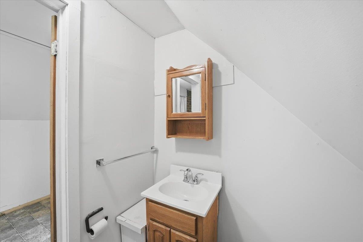 78-80 Loomis Street Property Photo 35