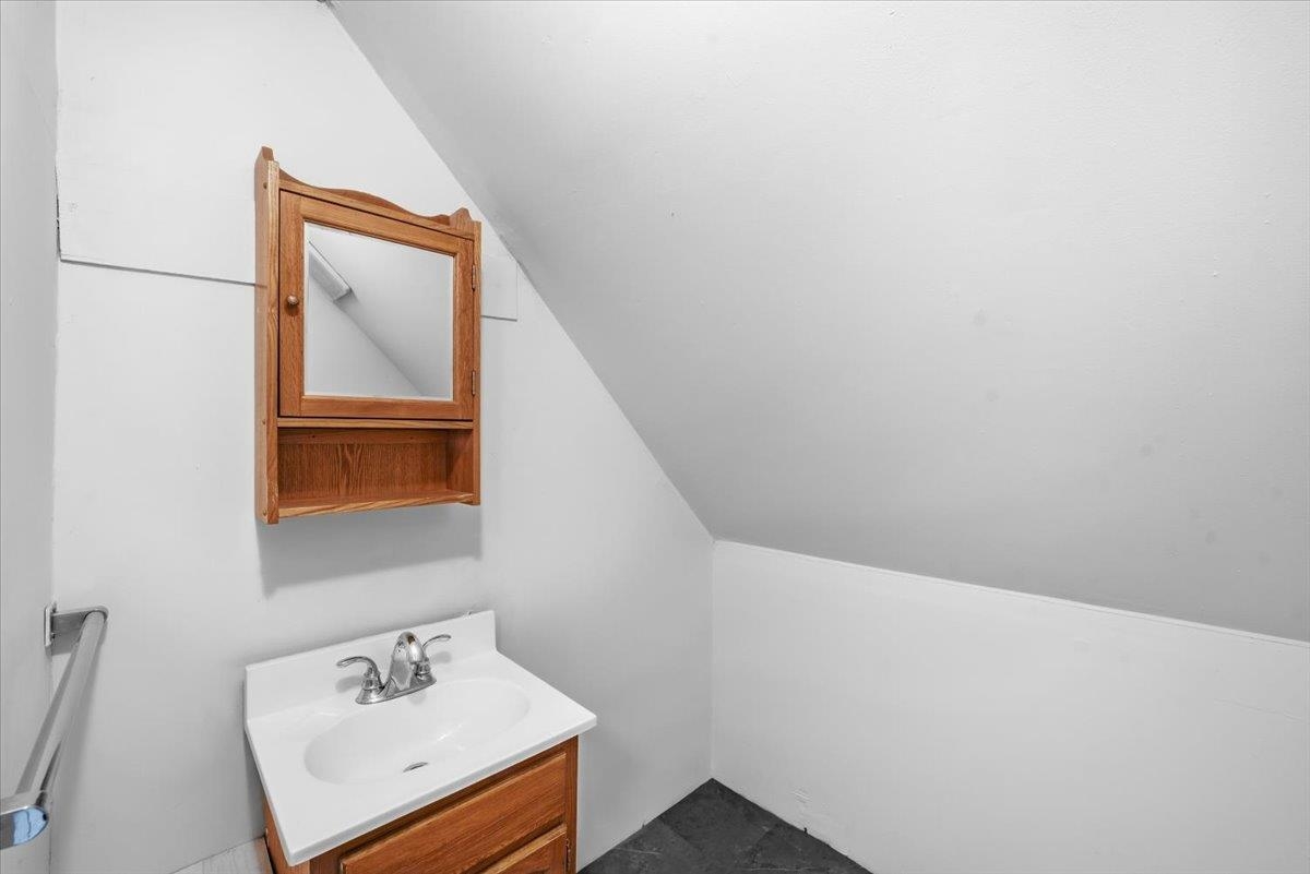 78-80 Loomis Street Property Photo 36
