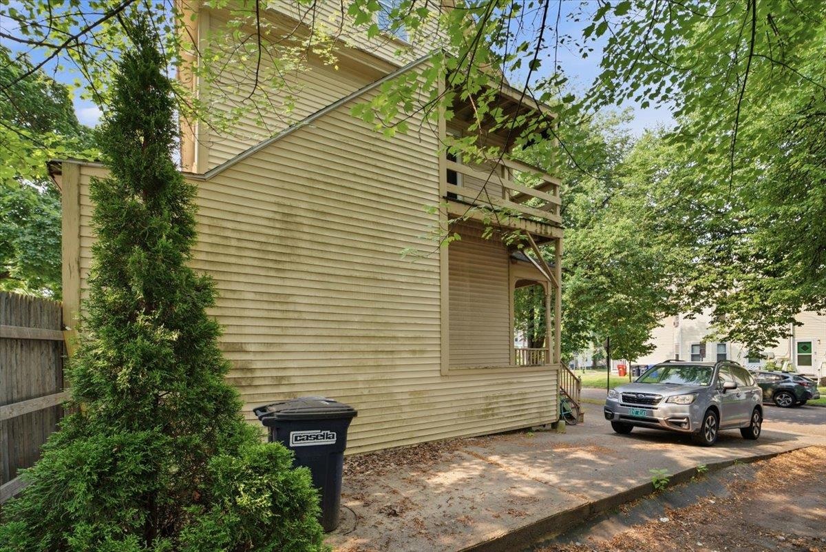 78-80 Loomis Street Property Photo 44
