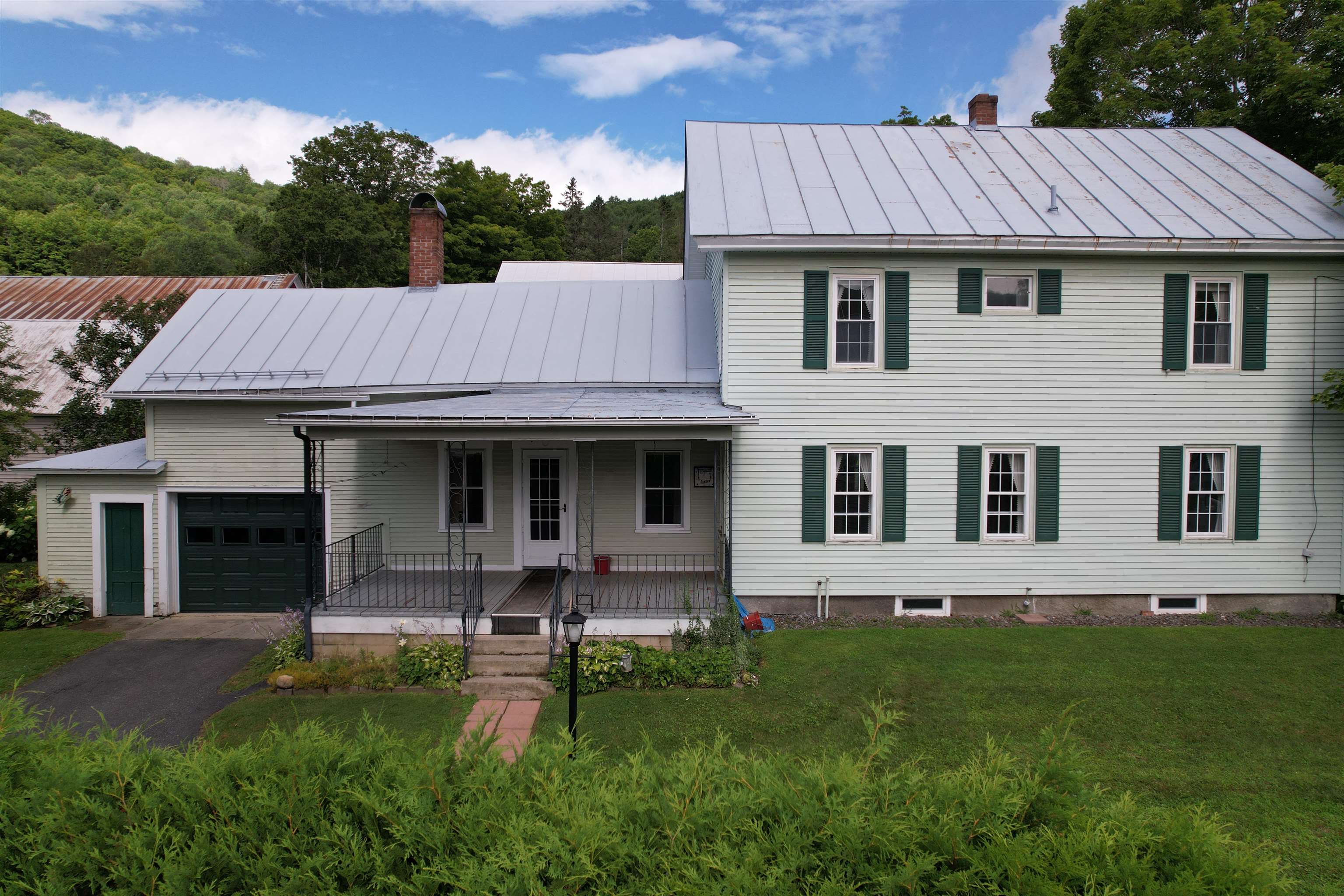 15 Maple Avenue Property Photo 1