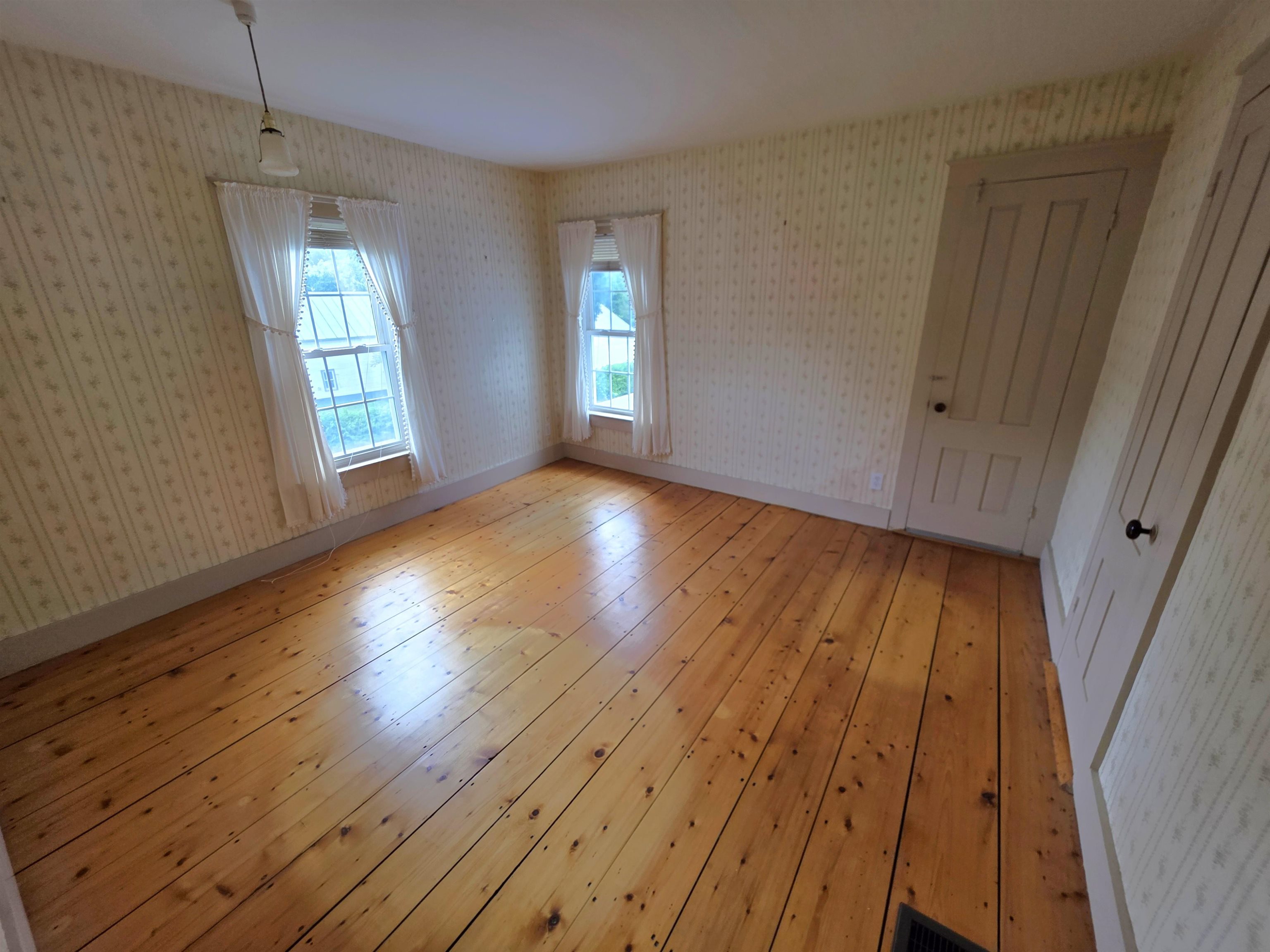 15 Maple Avenue Property Photo 21