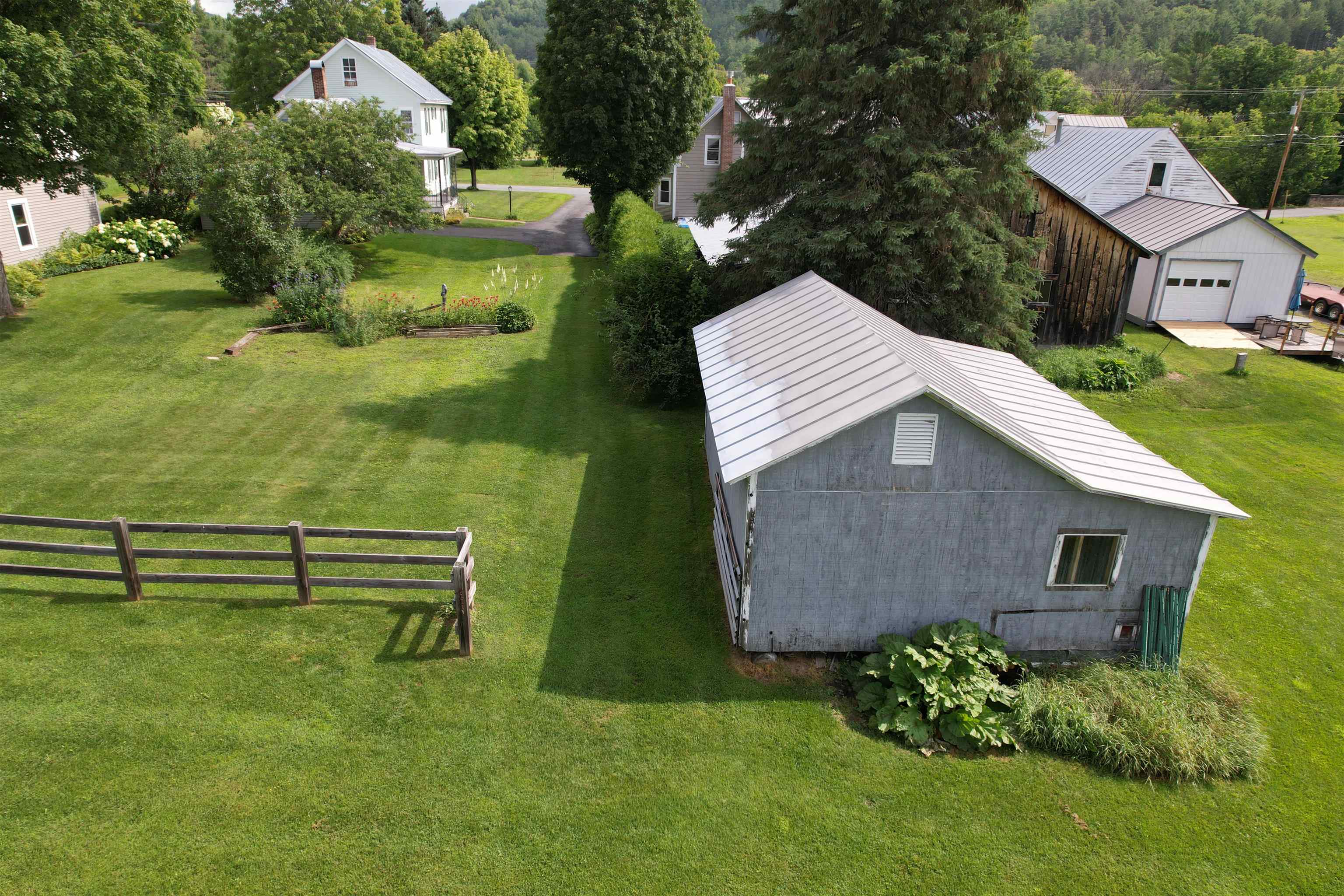 15 Maple Avenue Property Photo 34