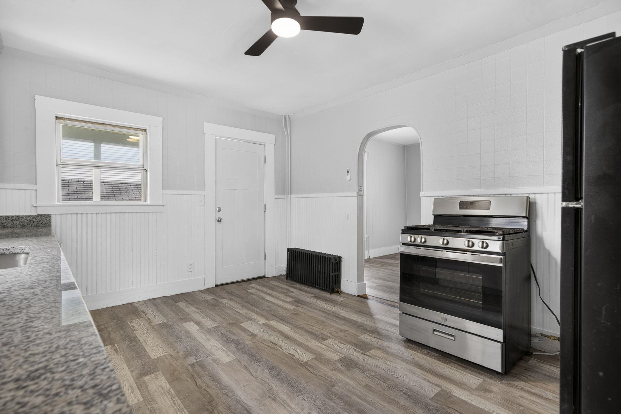571 Amherst Street Property Photo 6