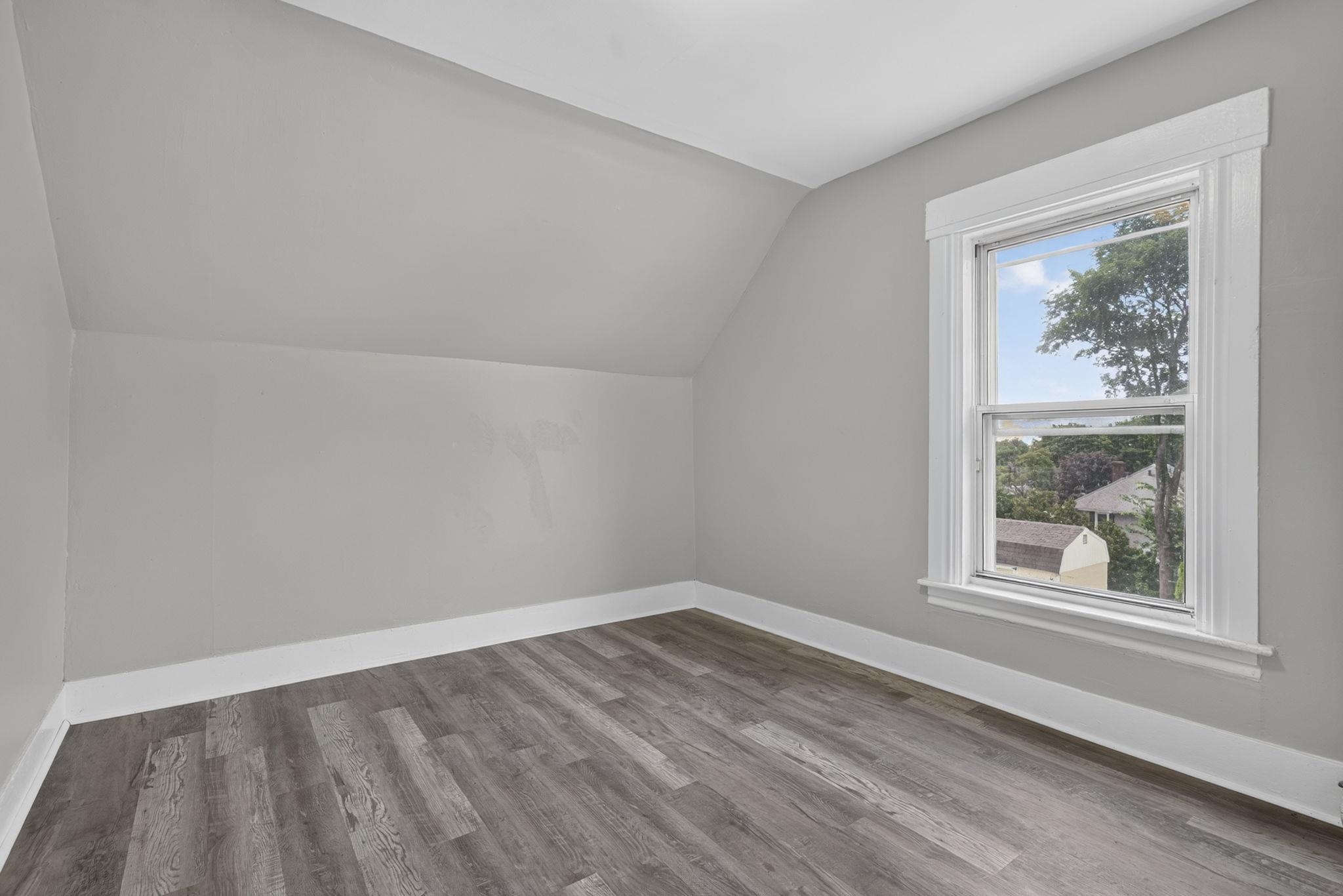 571 Amherst Street Property Photo 19