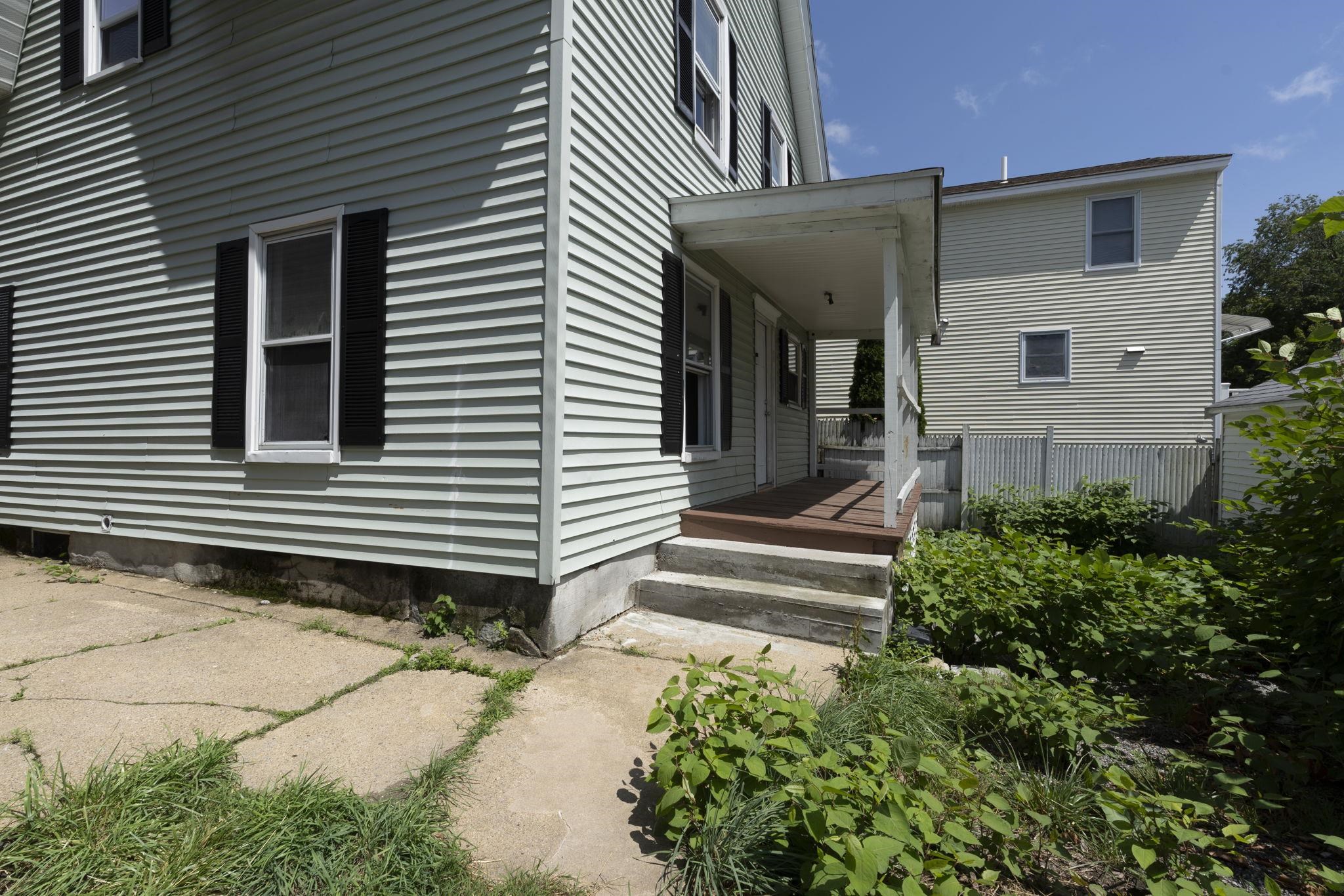 571 Amherst Street Property Photo 21